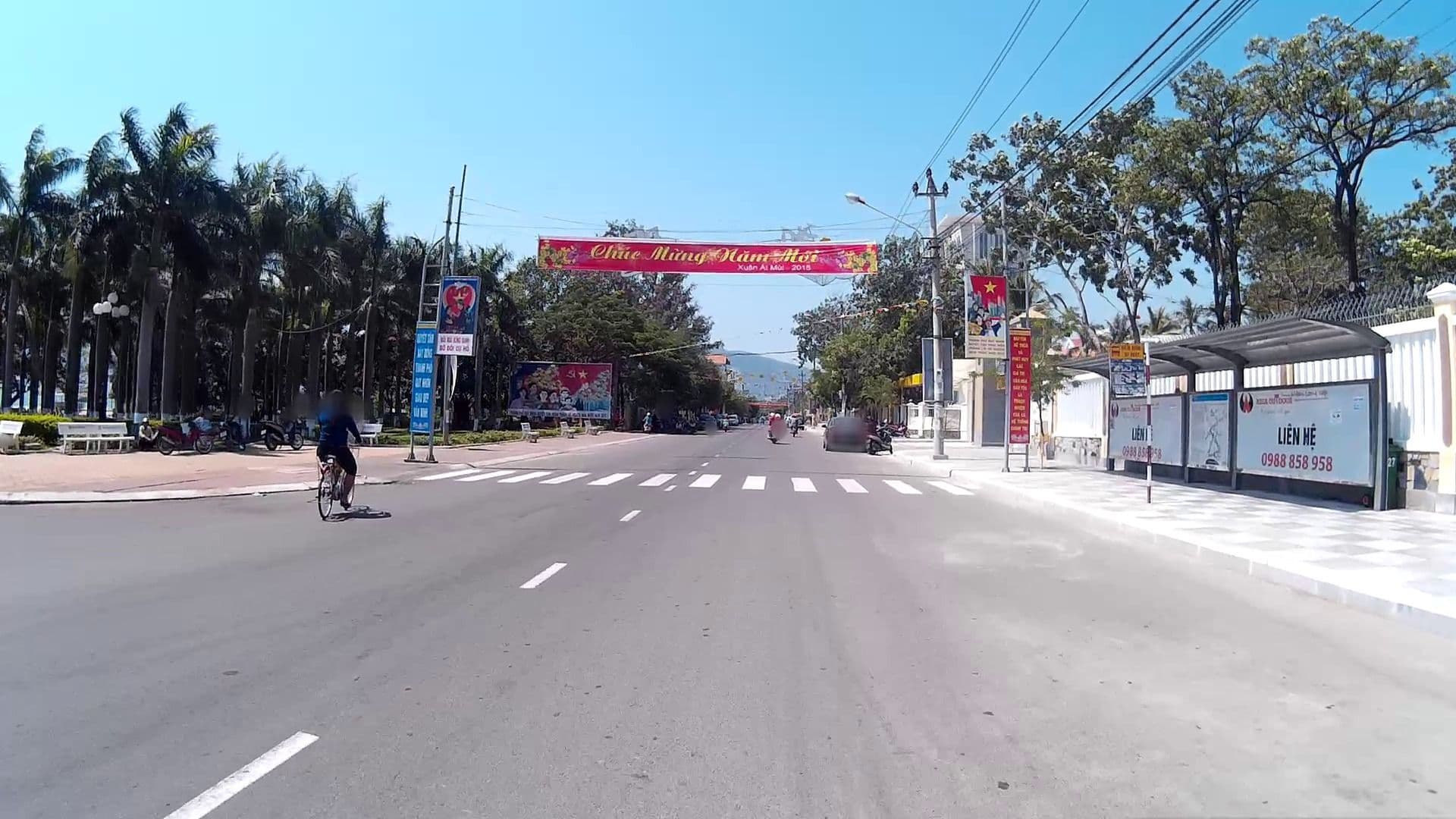 Street view near Sai Gon Hotel Qui Nhon, Qui Nhon — © suki52 (CC BY-SA · Mapillary)