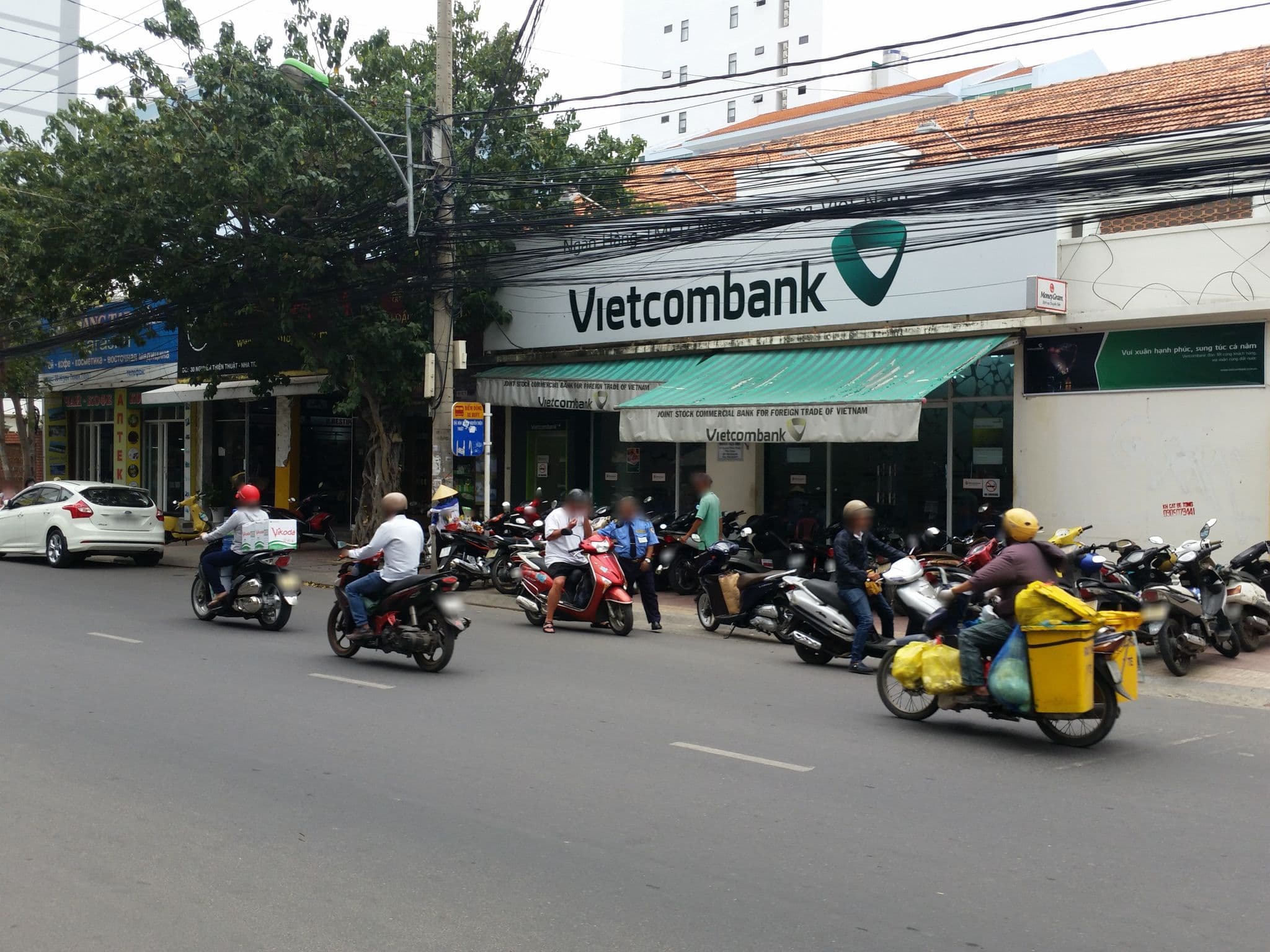 Street view near Glory Hotel, Nha Trang — © wills (CC BY-SA · Mapillary)