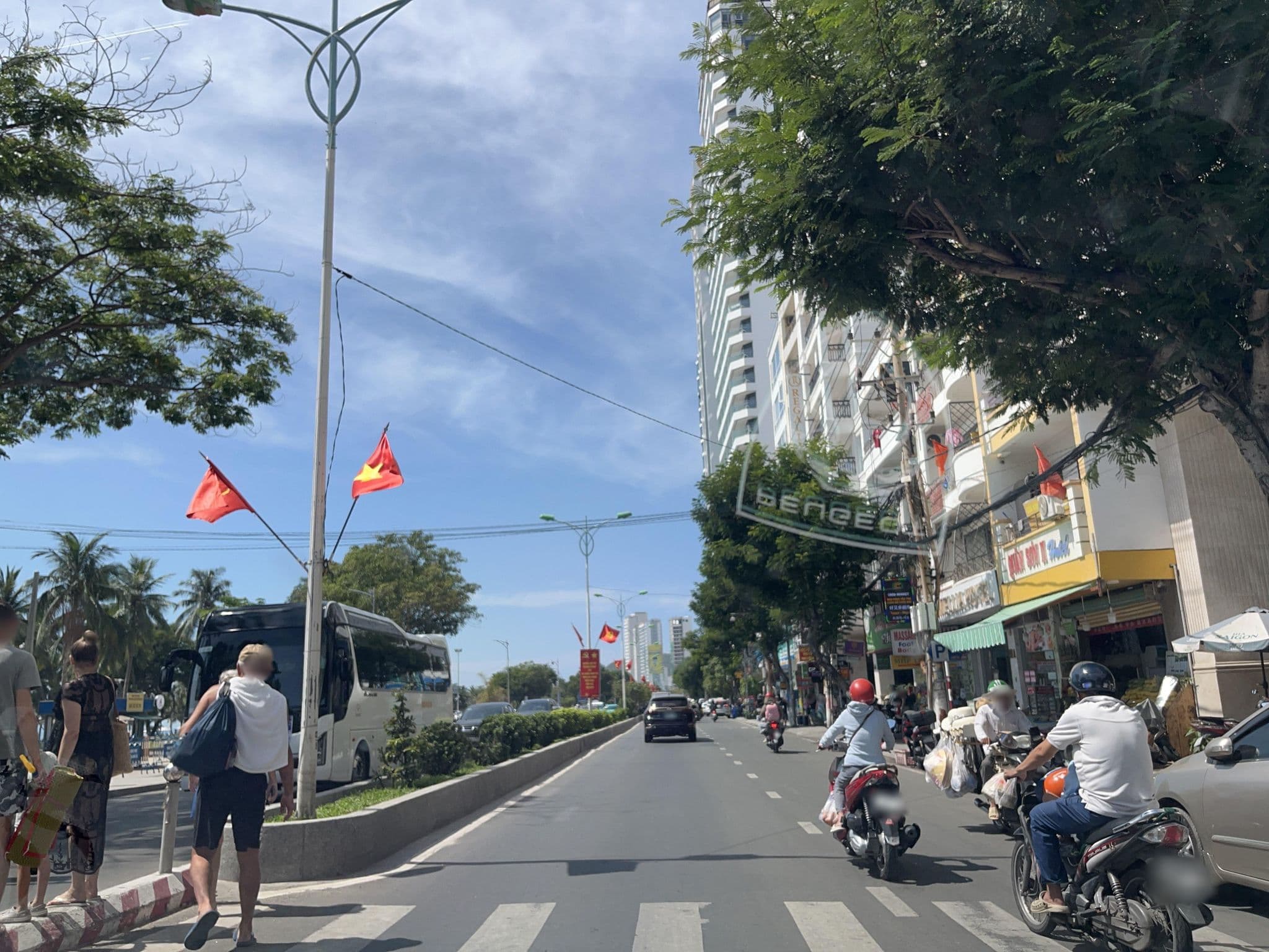 Street view near Kim Long Hotel, Nha Trang — © DriveWithHoang (CC BY-SA · Mapillary)