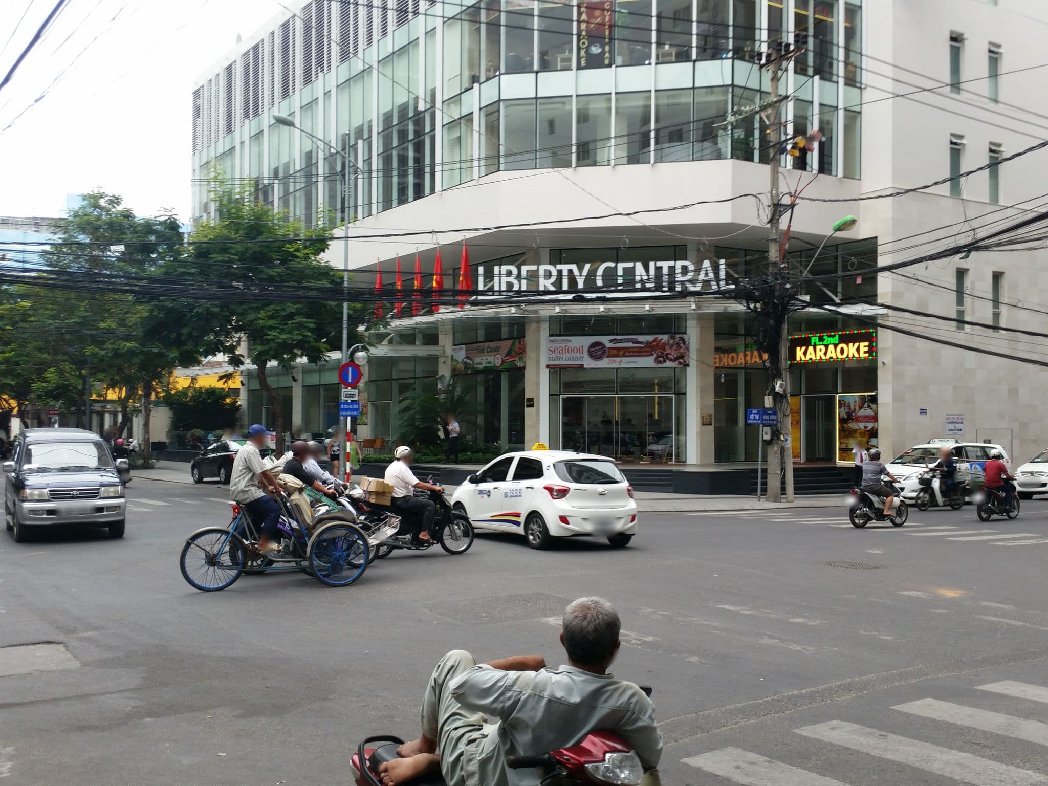 Street view near Erica Hotel, Nha Trang — © wills (CC BY-SA · Mapillary)