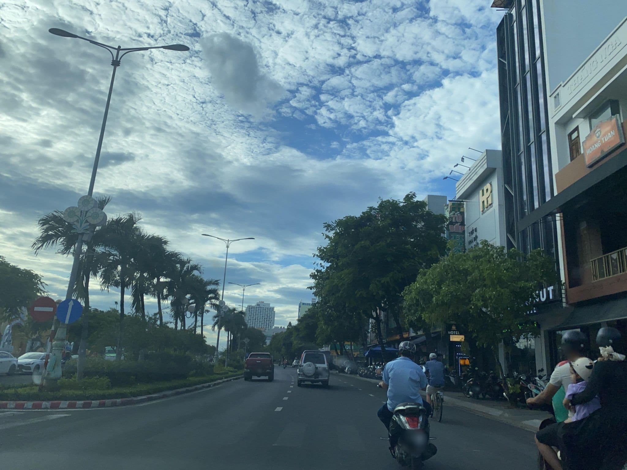 Street view near Coconut hotel, Tuy Hòa — © DriveWithHoang (CC BY-SA · Mapillary)