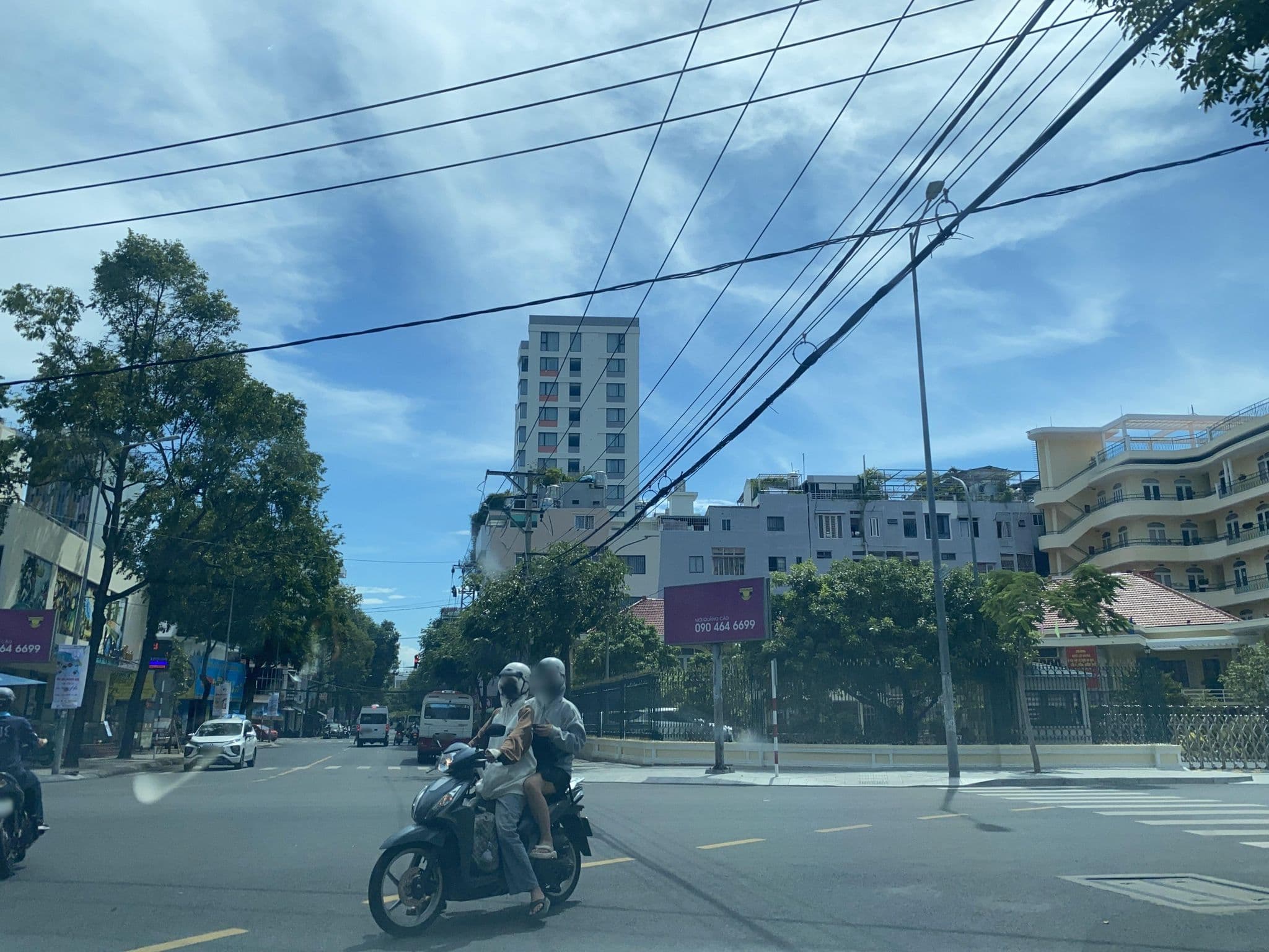 Street view near Vien Dong Hotel, Nha Trang — © DriveWithHoang (CC BY-SA · Mapillary)