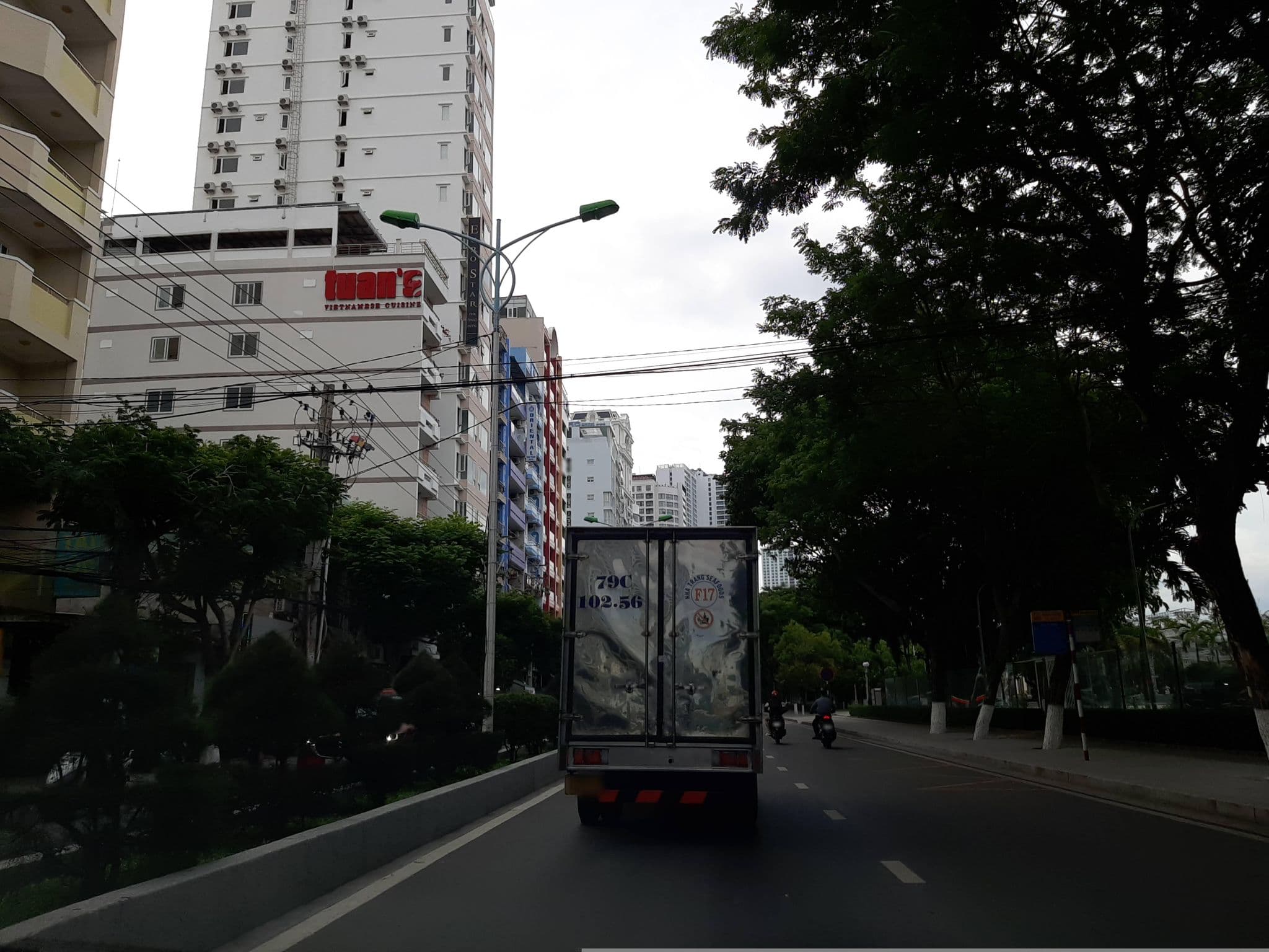 Street view near Huyền Thảo Hotel (Hoàng Sơn 2), Nha Trang — © DriveWithHoang (CC BY-SA · Mapillary)