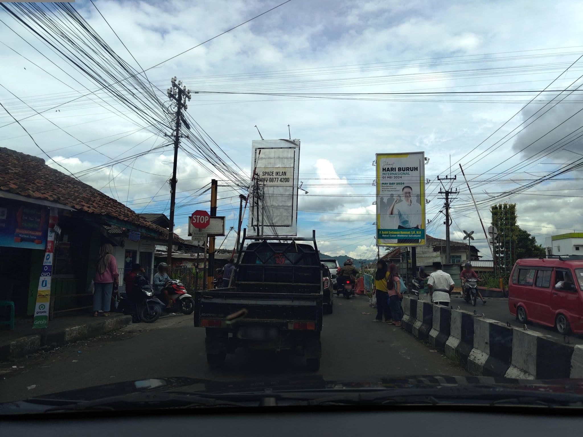 Street view near Hotel Purindah, Sukabumi — © FotoPeta (CC BY-SA · Mapillary)