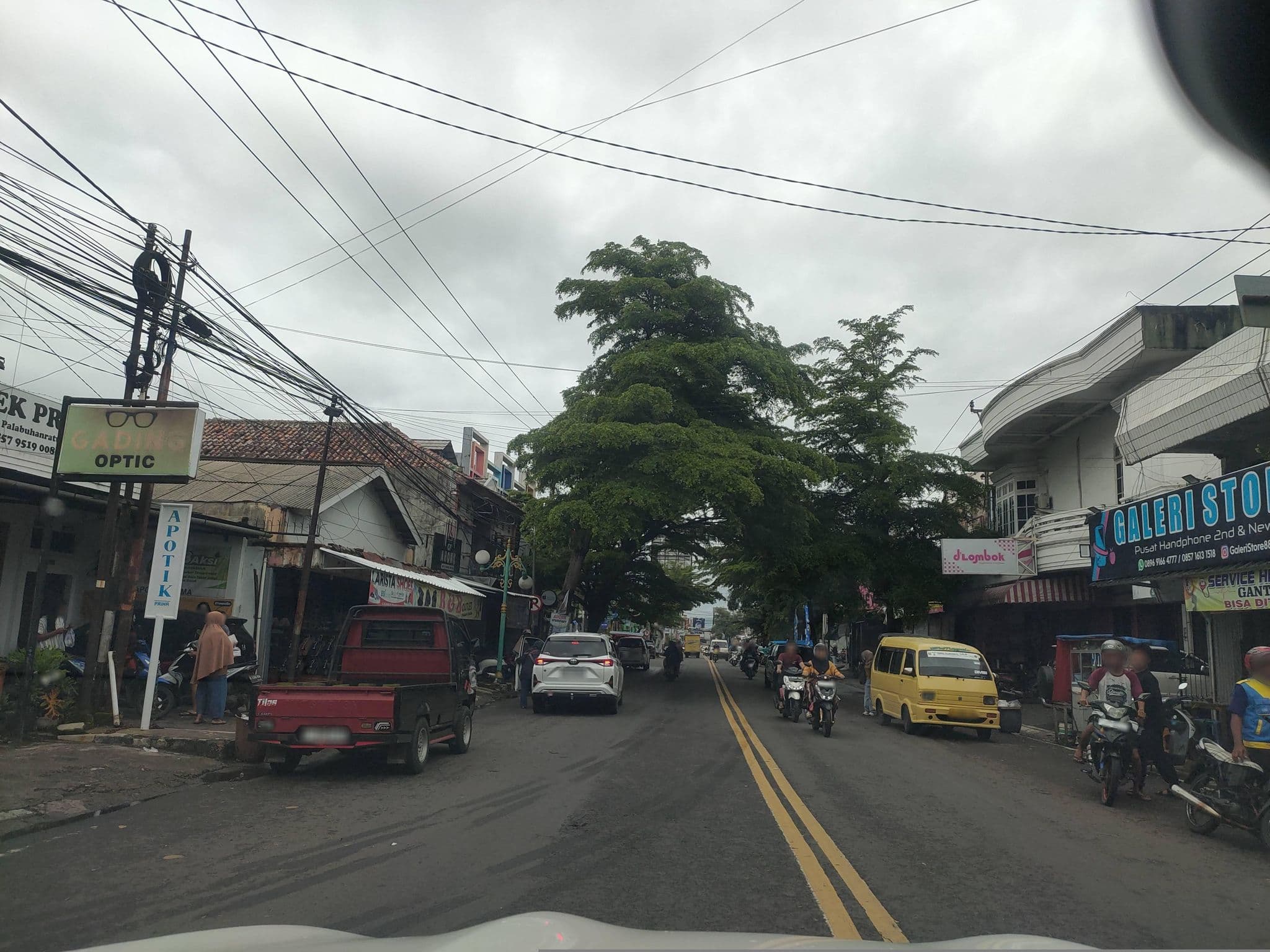 Street view near Wisma Karang Naya Pelabuhan Ratu, Pelabuhanratu — © Kaart_Local (CC BY-SA · Mapillary)