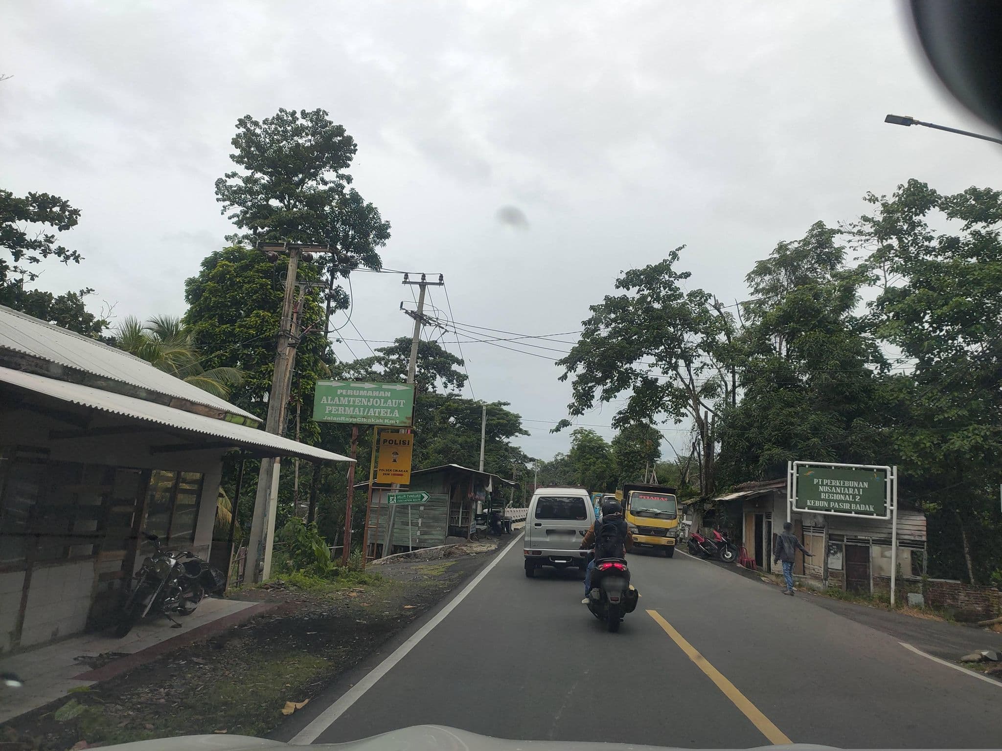 Street view near Hotel Daun-Daun, Pelabuhanratu — © Kaart_Local (CC BY-SA · Mapillary)