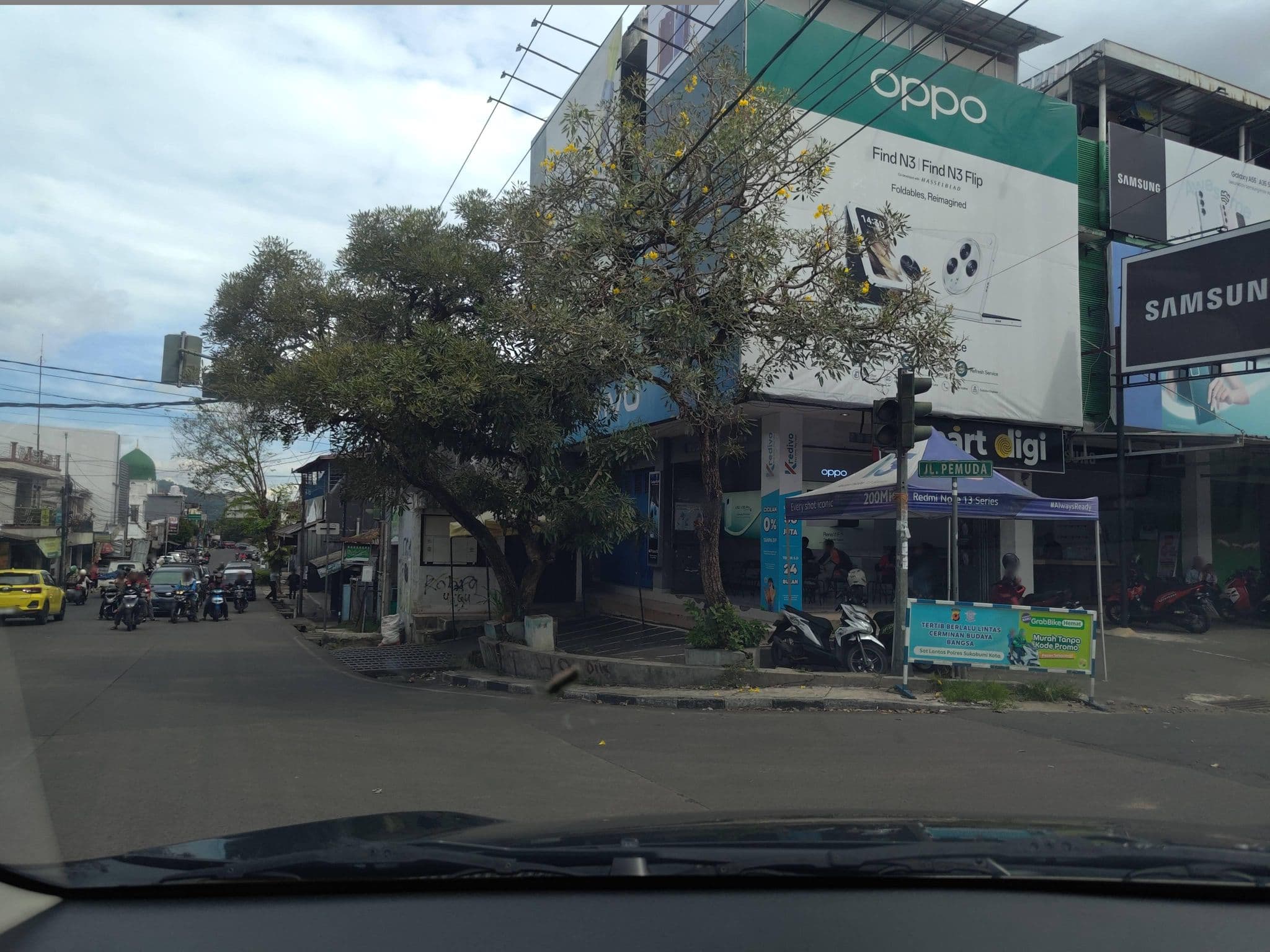Street view near Selabintana Conference Resort, Sukabumi — © FotoPeta (CC BY-SA · Mapillary)