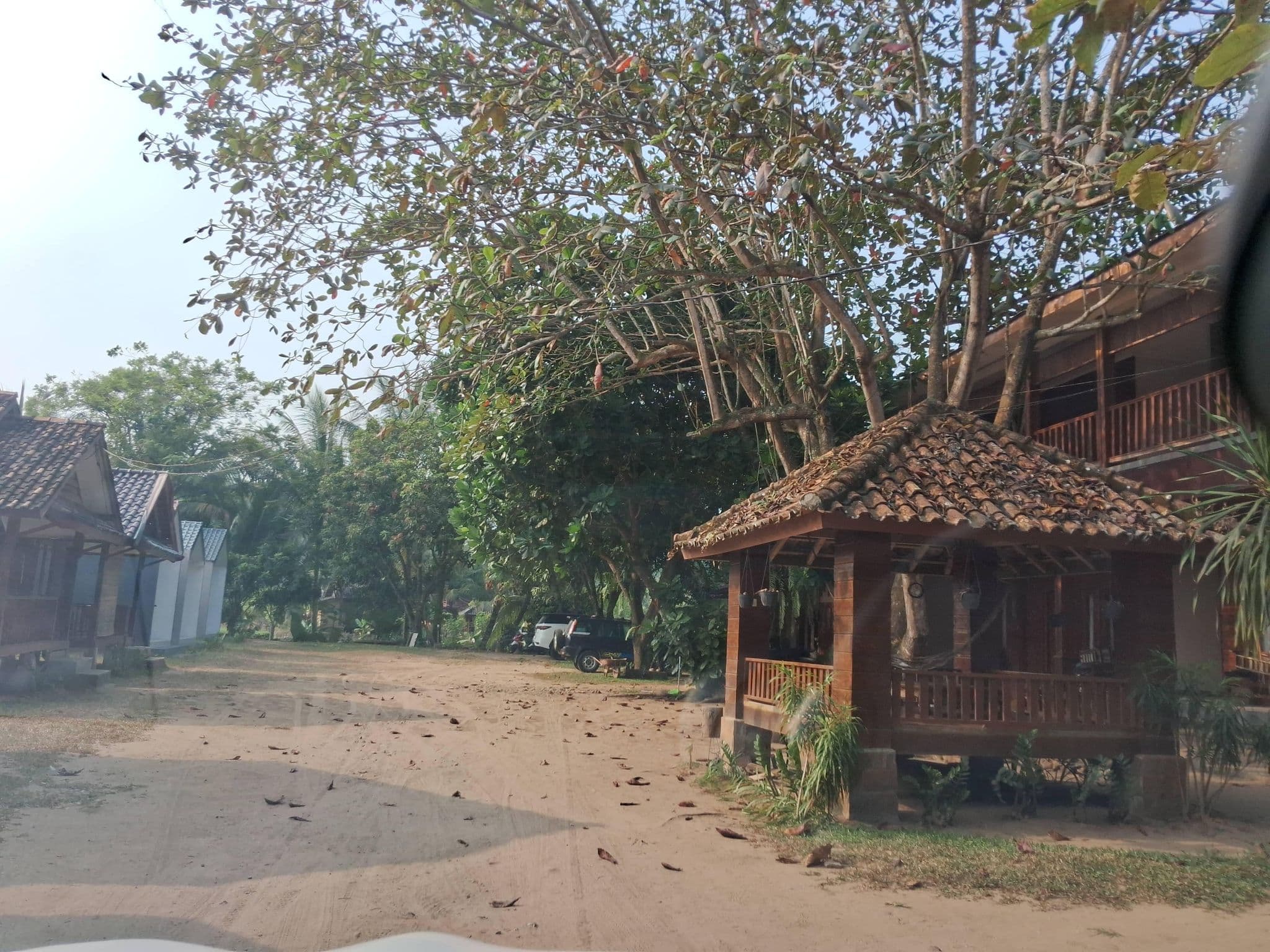 Street view near Hula-Hula Sawarna Resort, Pelabuhanratu — © Kaart_Local (CC BY-SA · Mapillary)