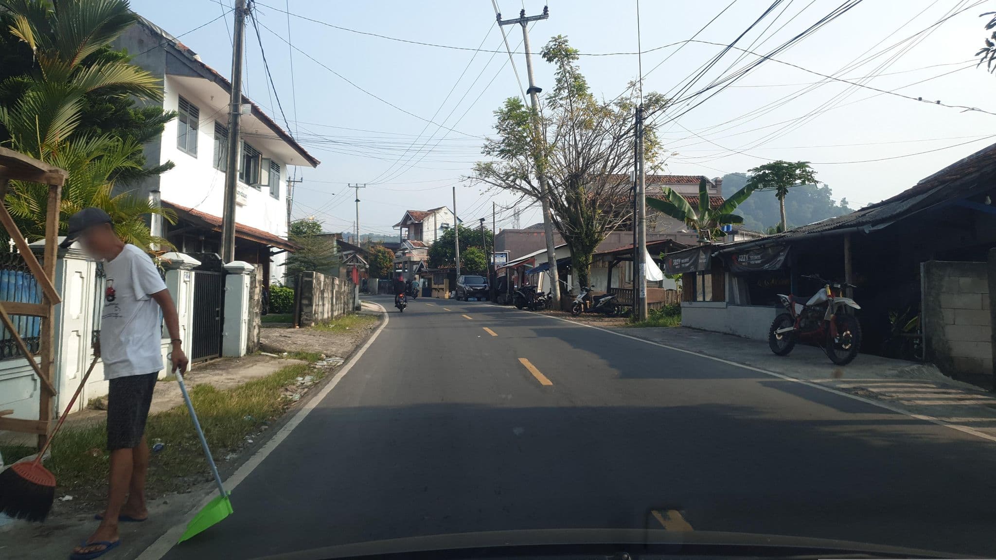 Street view near Chillhouse Cimaja, Pelabuhanratu — © Kaart_Local (CC BY-SA · Mapillary)