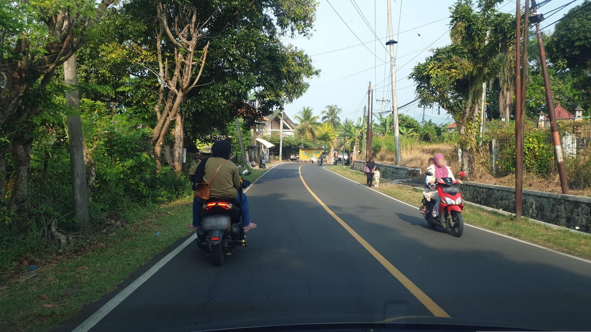 Street view near Ombak Tujuh, Pelabuhanratu — © Kaart_Local (CC BY-SA · Mapillary)