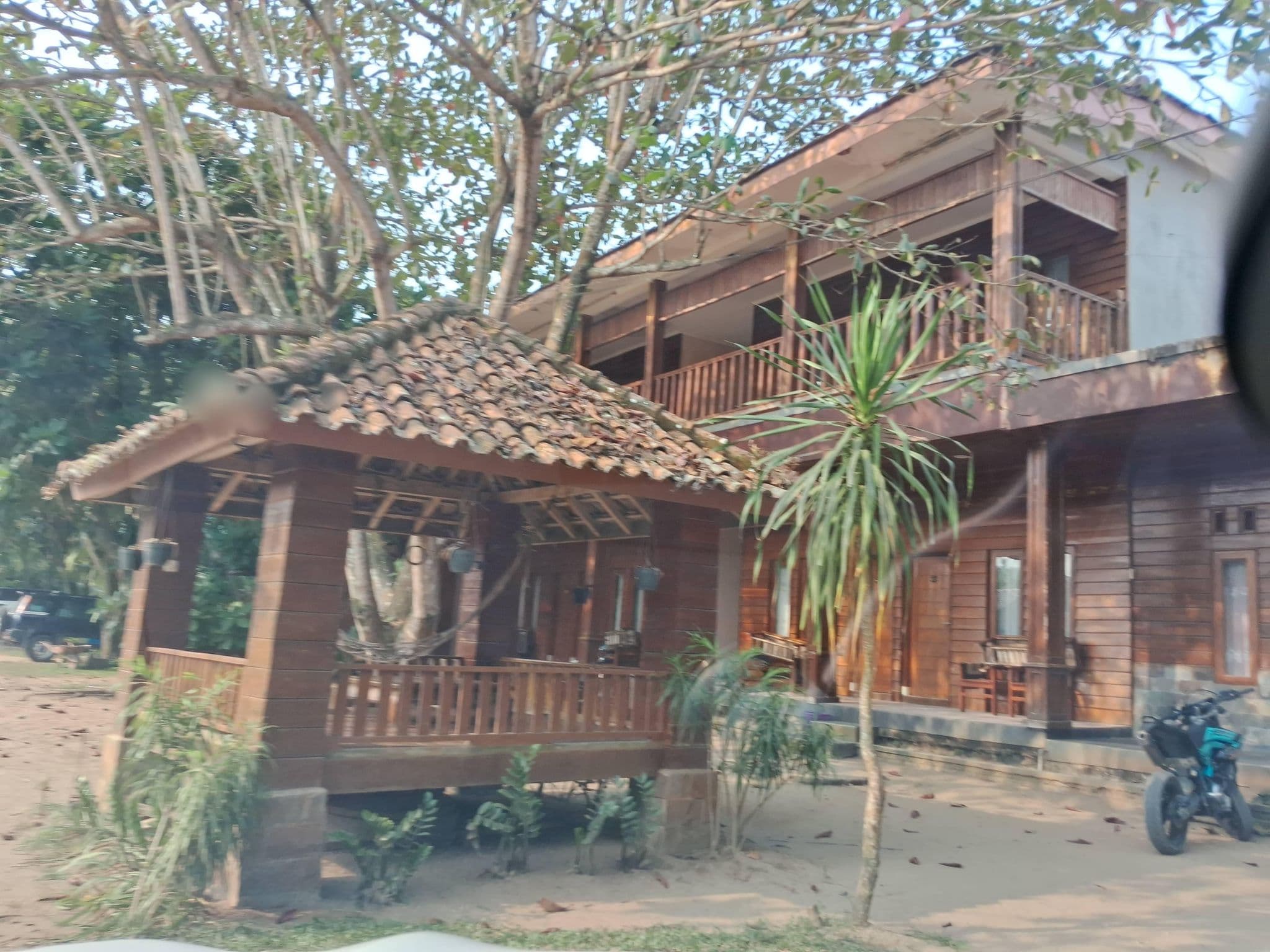 Street view near Hula-hula Homestay (Aircon&TV), Pelabuhanratu — © Kaart_Local (CC BY-SA · Mapillary)