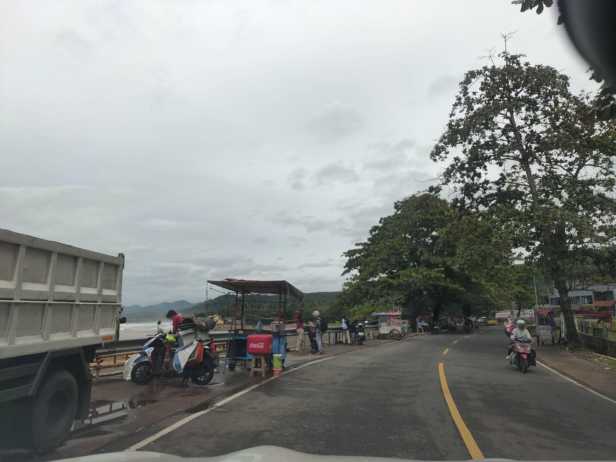 Street view near Hotel Cleopatra Pelabuhan Ratu, Pelabuhanratu — © Kaart_Local (CC BY-SA · Mapillary)