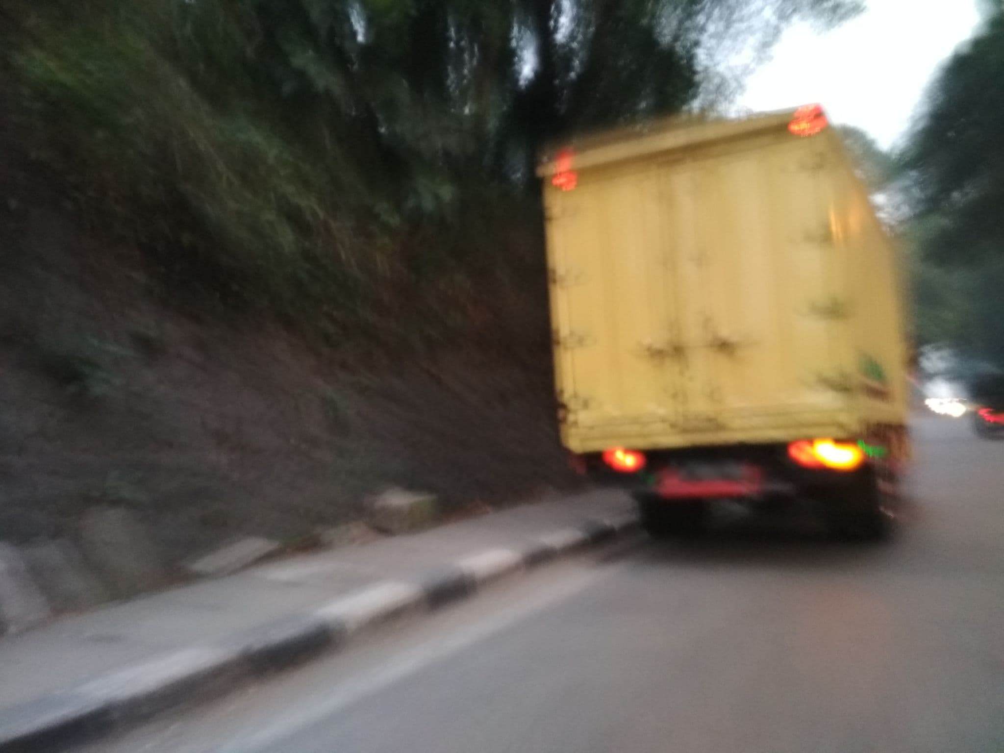 Street view near swastika   wood   villa, Caringin — © anas_nasrullah (CC BY-SA · Mapillary)