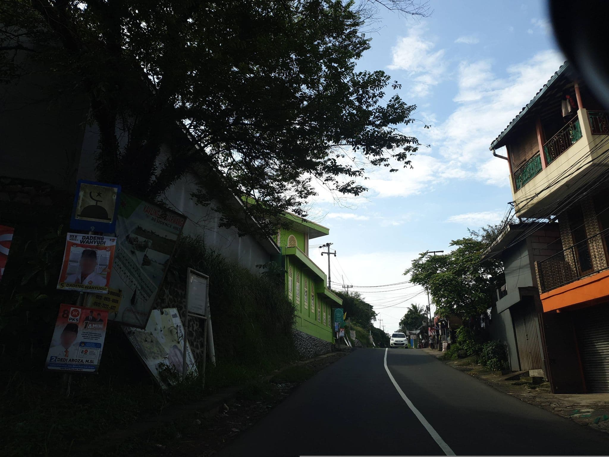 Street view near Villa Espemia, Caringin — © Kaart_Local (CC BY-SA · Mapillary)