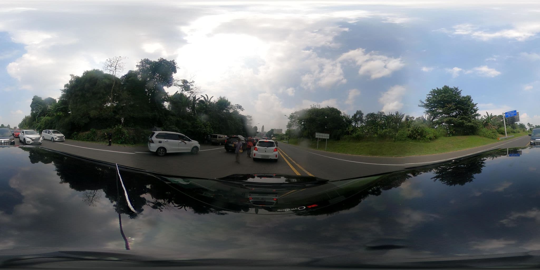 Street view near Lampu Merah Ciawi-Puncak ®, Caringin — © rgtm_ryuiki (CC BY-SA · Mapillary)