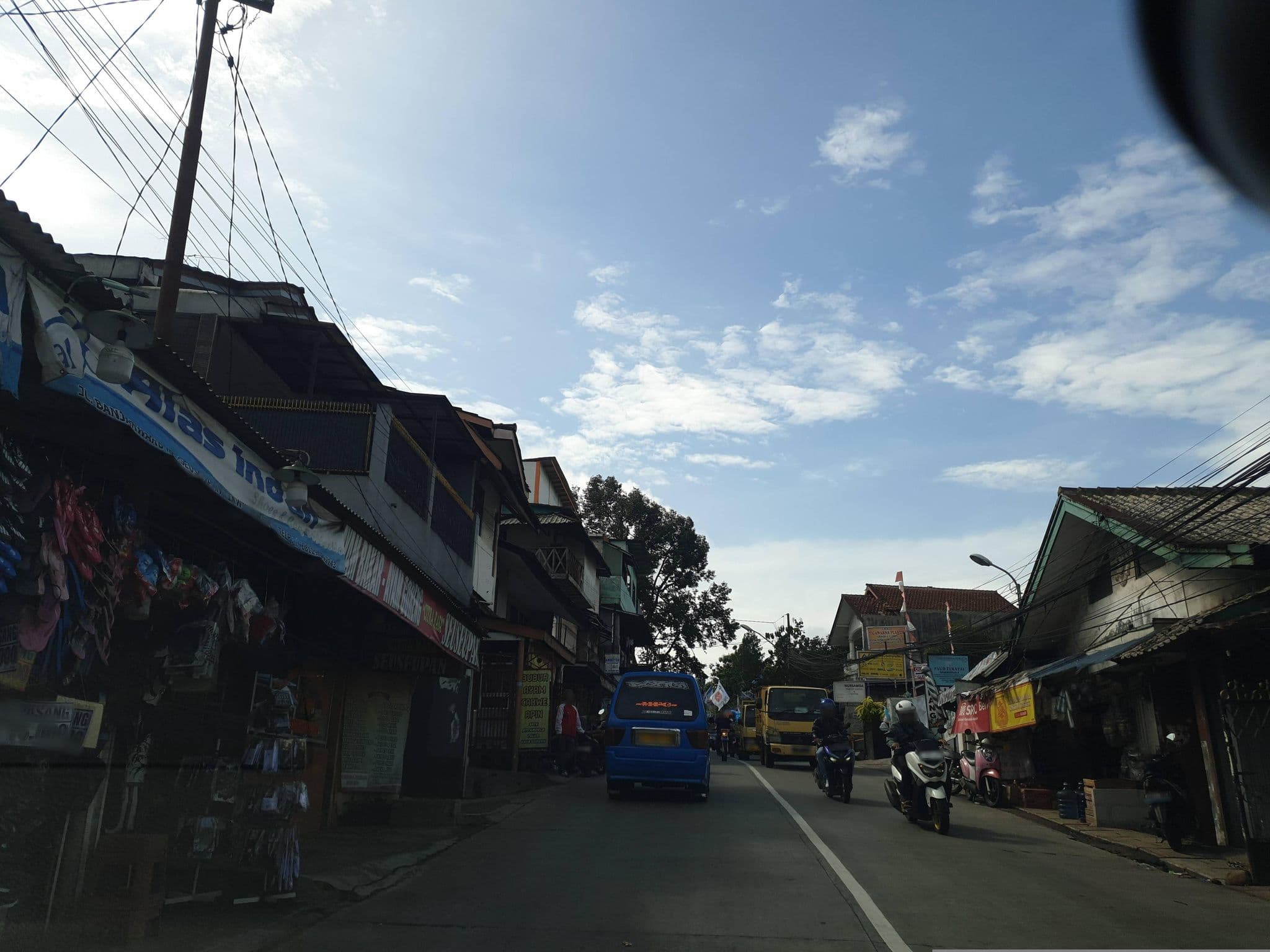 Street view near Villa Gilang, Caringin — © Kaart_Local (CC BY-SA · Mapillary)
