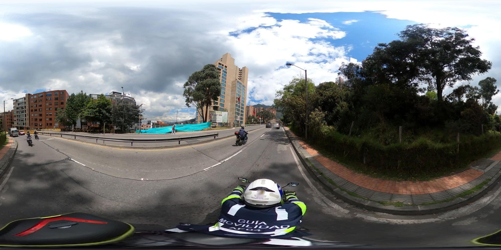 Street view near Edificio Panorama, Bogotá
