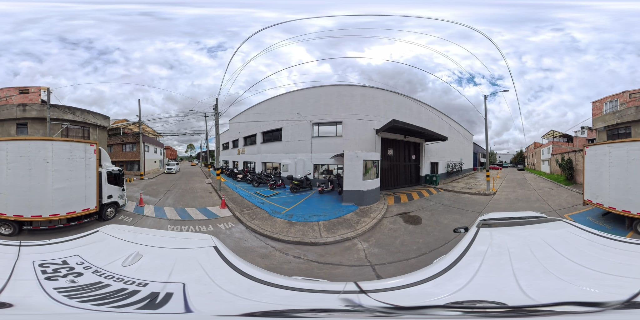 Street view near Aparta Hotel Victoria In, Kennedy — © cgalindop (CC BY-SA · Mapillary)