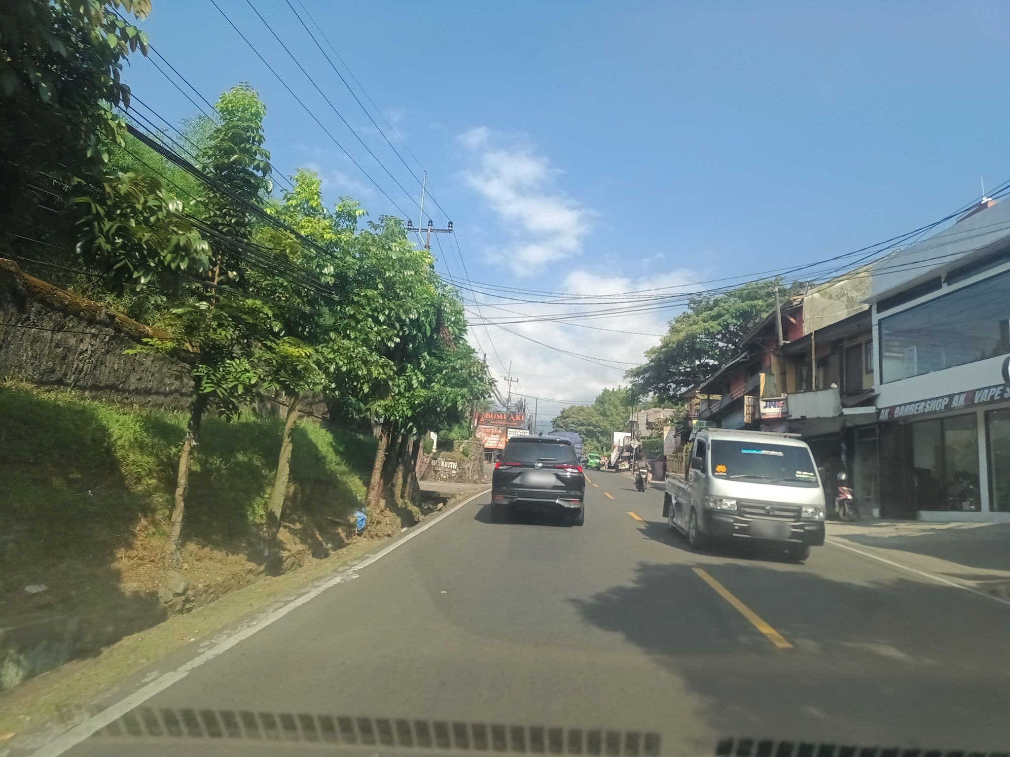 Street view near Hotel cibulan, Caringin — © hen0ch (CC BY-SA · Mapillary)