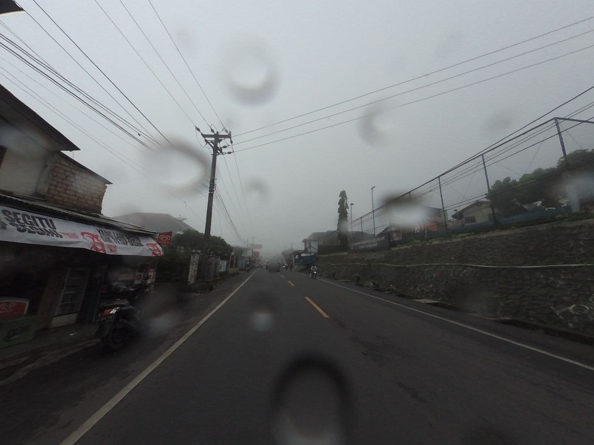 Street view near Palace Hotel, Cipanas, Caringin — © rizkaiwanda (CC BY-SA · Mapillary)
