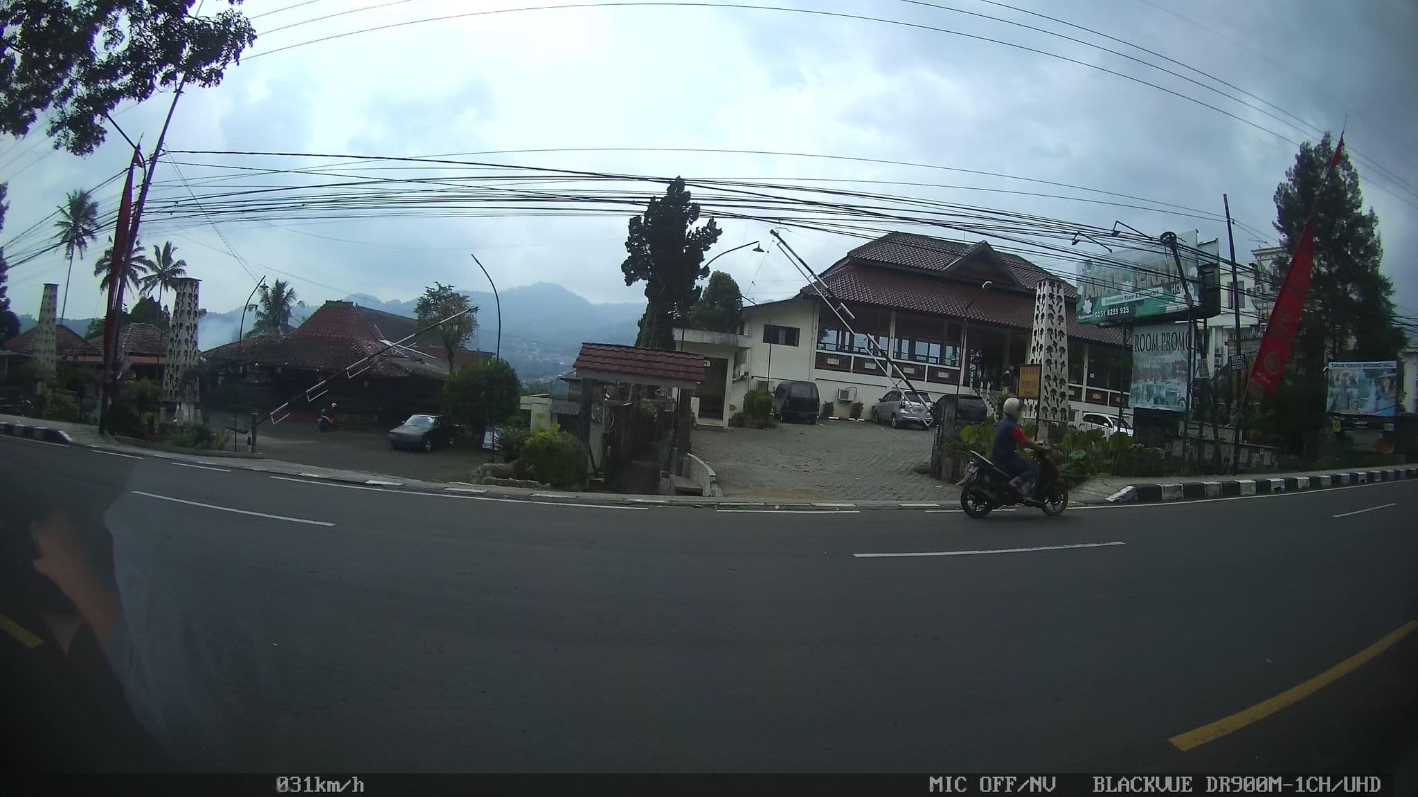 Street view near Hotel Poencer Puncak, Caringin — © kaart_2 (CC BY-SA · Mapillary)