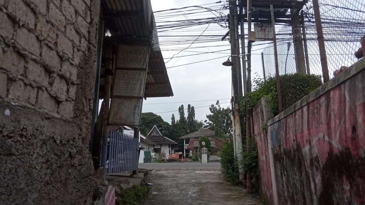 Street view near Cottage #32, BedRoom 2nd Floor Citra Cikopo Hotel, Caringin — © Fikry (CC BY-SA · Mapillary)