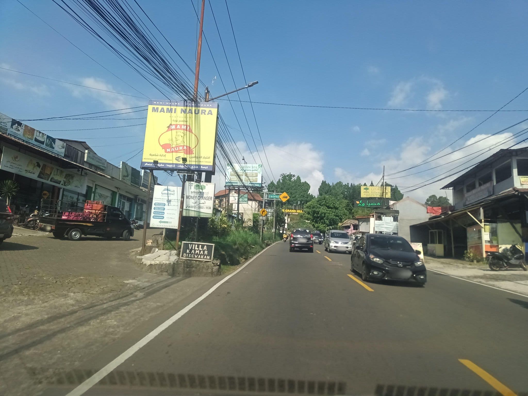 Street view near Hotel Jayakarta Cisarua, Caringin — © hen0ch (CC BY-SA · Mapillary)
