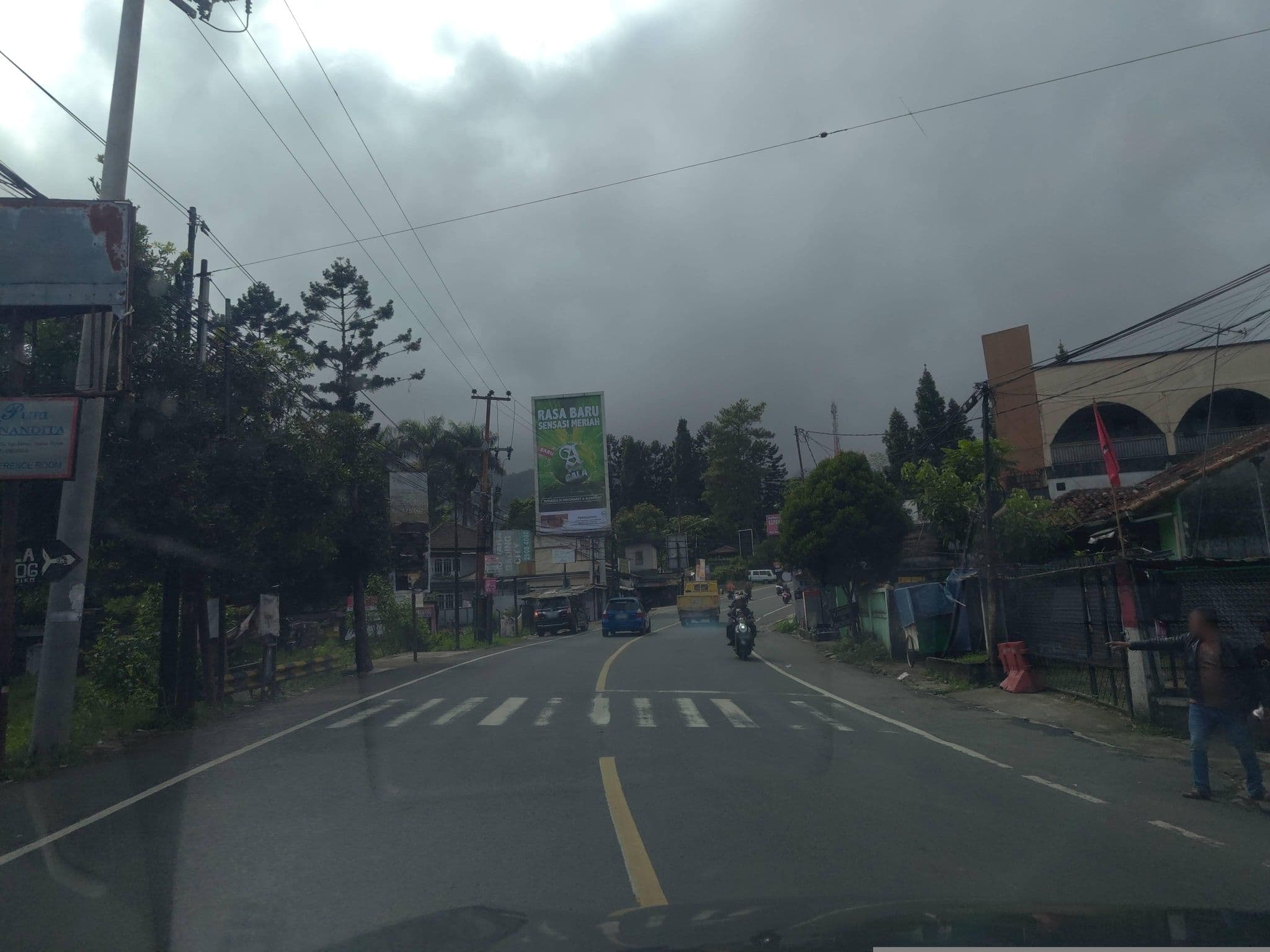 Street view near Hotel Accram Puncak, Caringin — © FotoPeta (CC BY-SA · Mapillary)