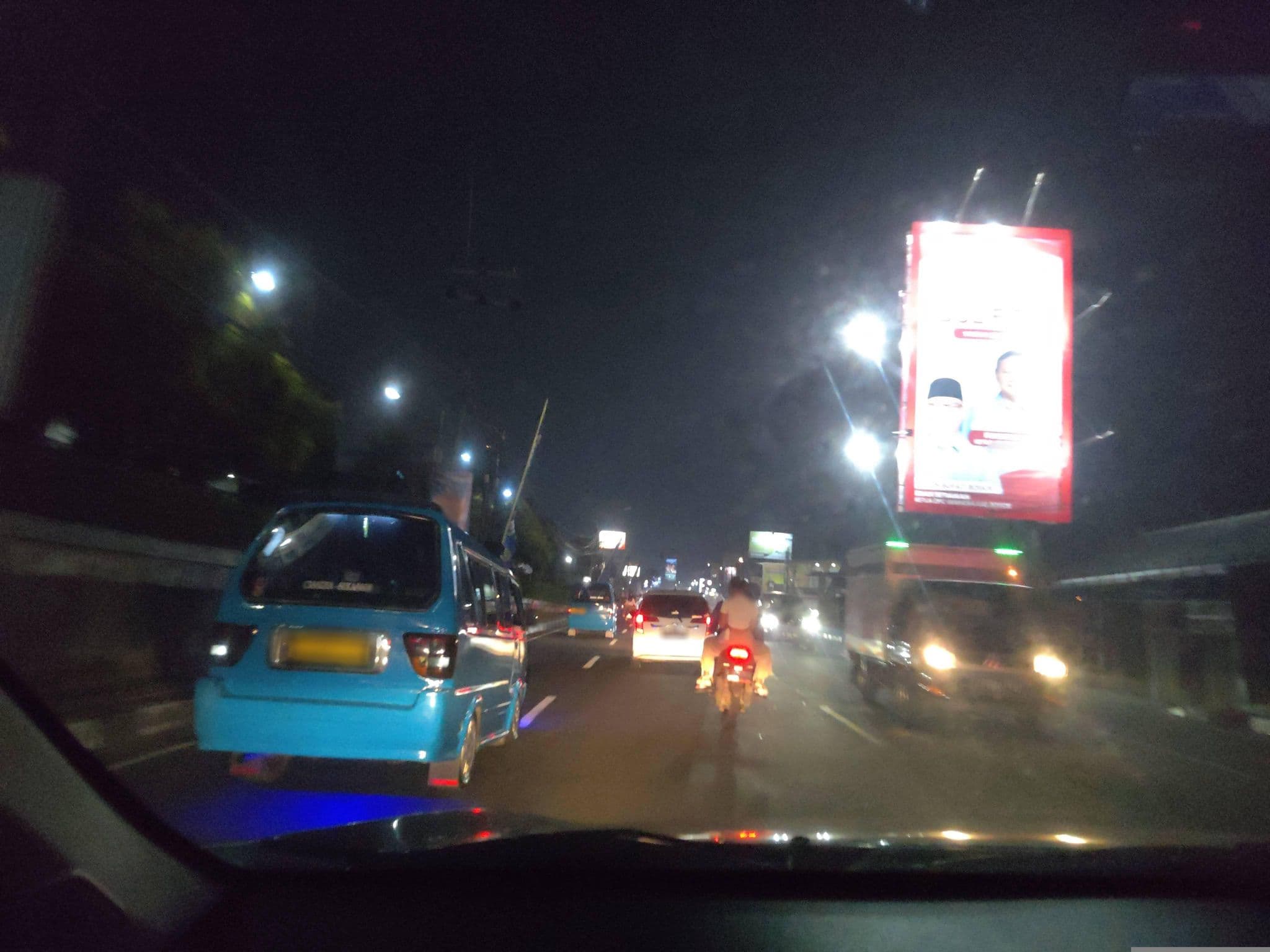 Street view near Parama Hotel & Restoran, Caringin — © FotoPeta (CC BY-SA · Mapillary)
