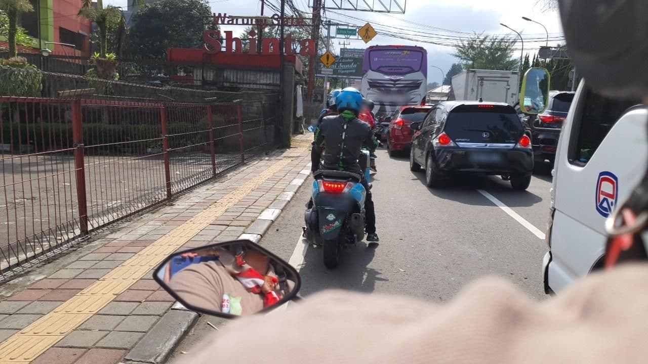 Street view near Taman Wisata Hotel Matahari, Caringin — © smaart (CC BY-SA · Mapillary)