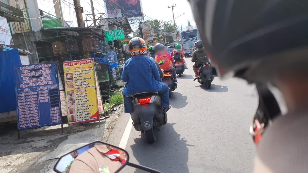 Street view near Hotel New Ayuda 2, Caringin — © smaart (CC BY-SA · Mapillary)