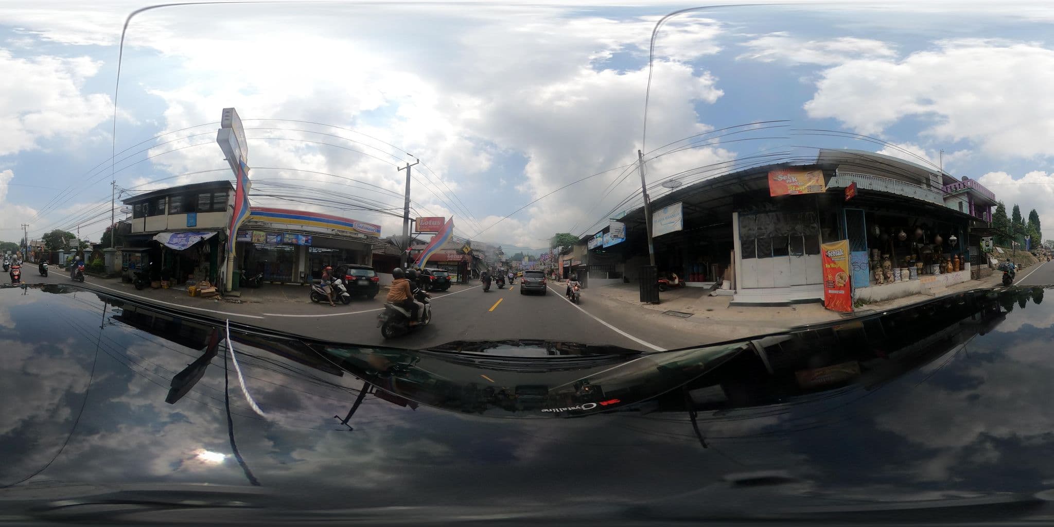 Street view near Ruang gede 5 ,Puncak raya hotel, Caringin — © rgtm_ryuiki (CC BY-SA · Mapillary)