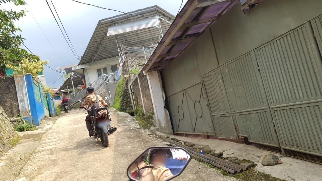 Street view near Belva 99 Hotel, Caringin — © smaart (CC BY-SA · Mapillary)