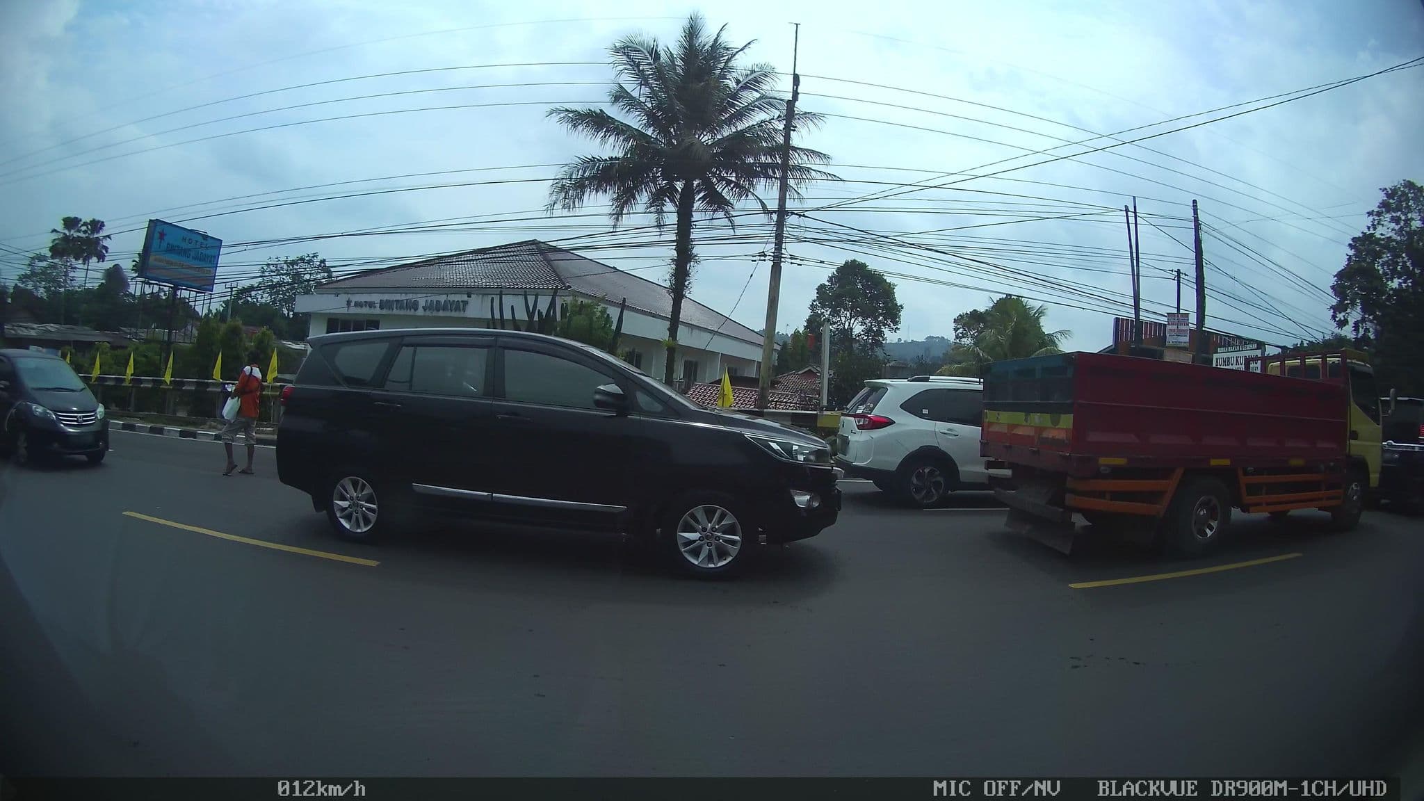Street view near vila nona, Caringin — © kaart_2 (CC BY-SA · Mapillary)