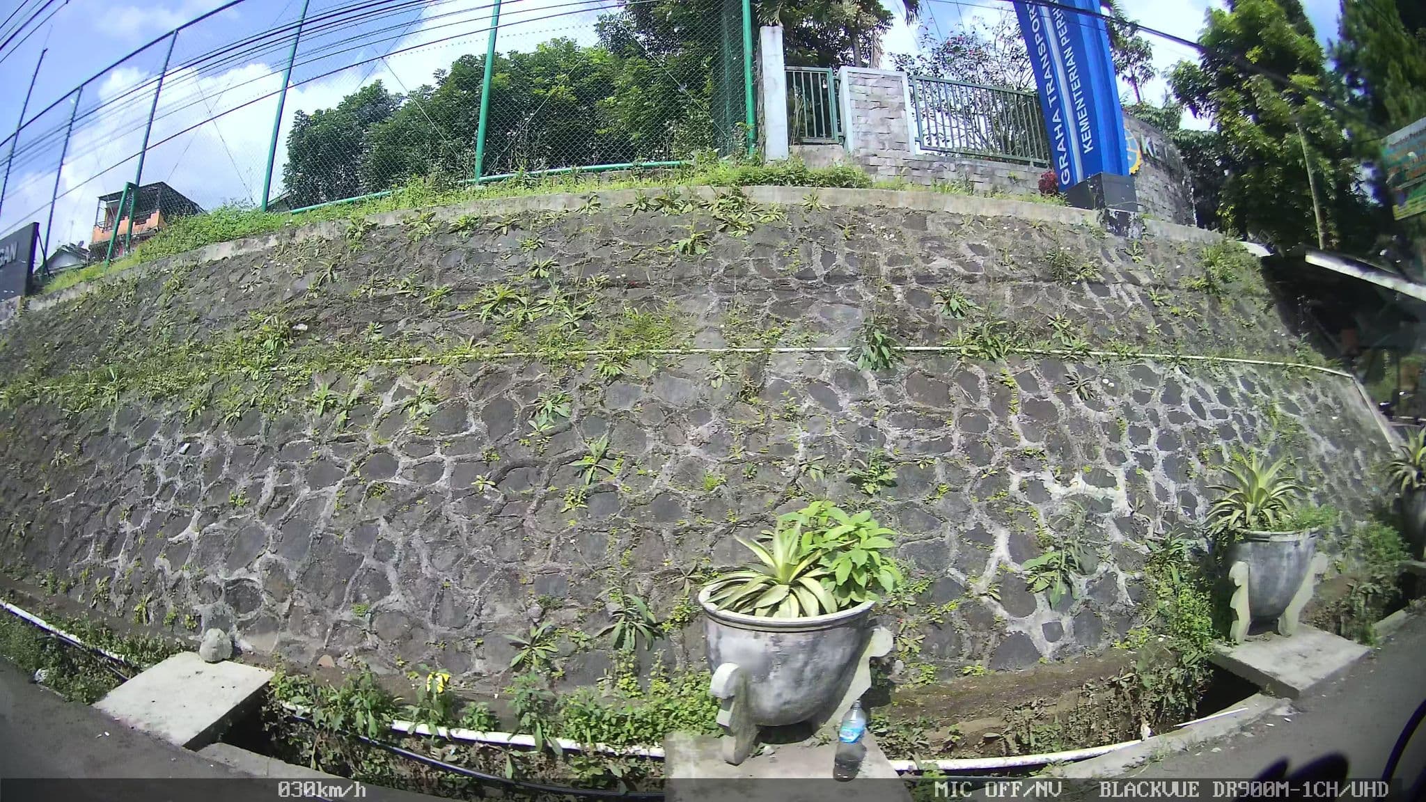 Street view near Harris Villas, Caringin — © kaart_2 (CC BY-SA · Mapillary)