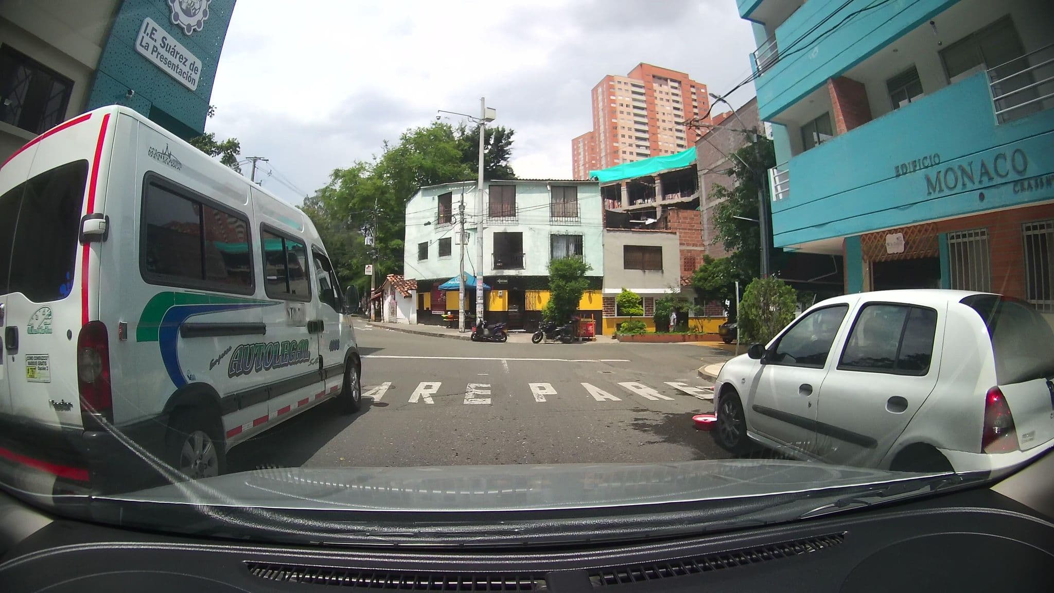 Street view near Edificio Torre Belgrado, Bello — © kaart_4 (CC BY-SA · Mapillary)