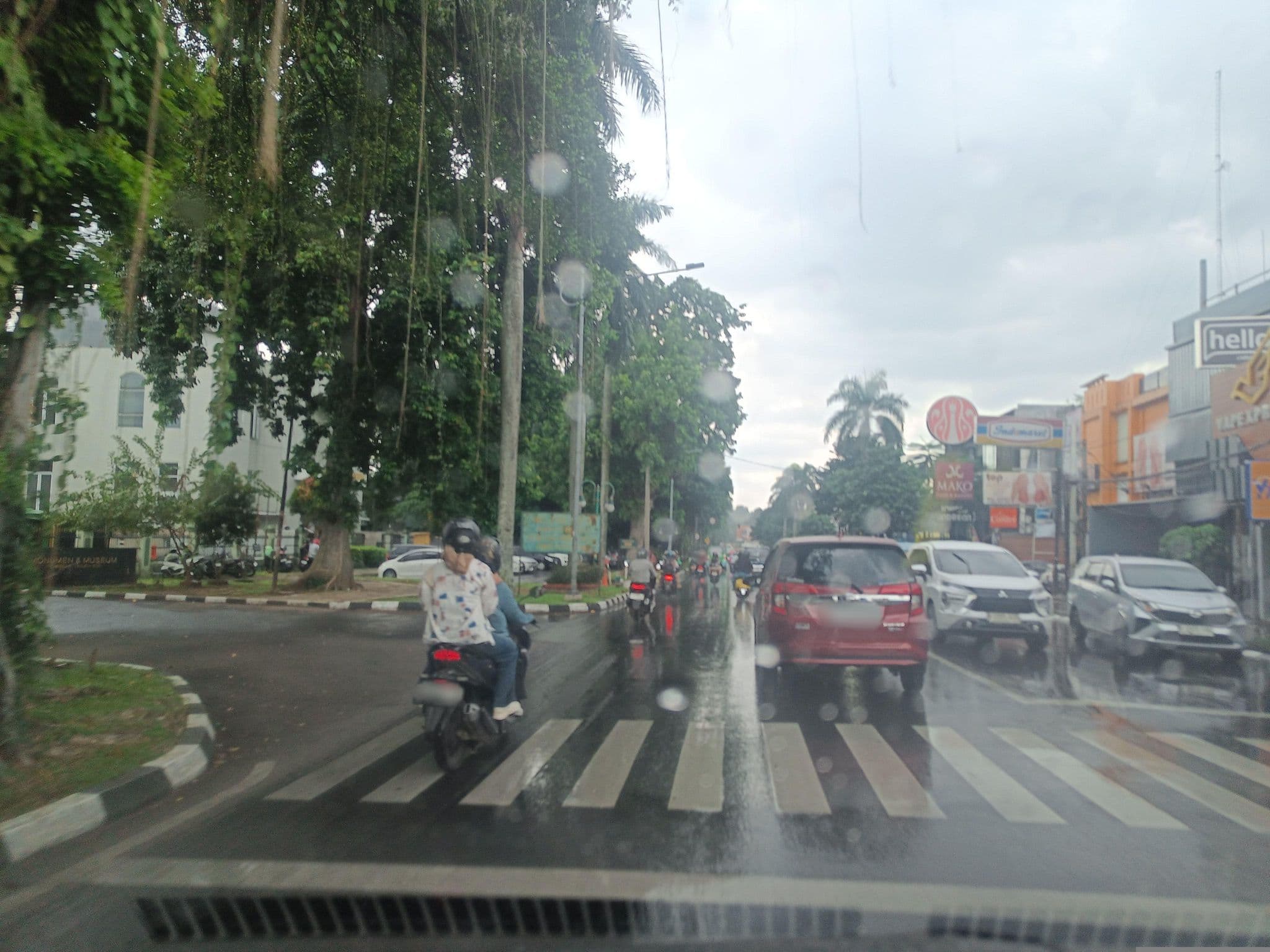 Street view near Guest House 2 Kampus IPB Malabar, Bogor — © hen0ch (CC BY-SA · Mapillary)