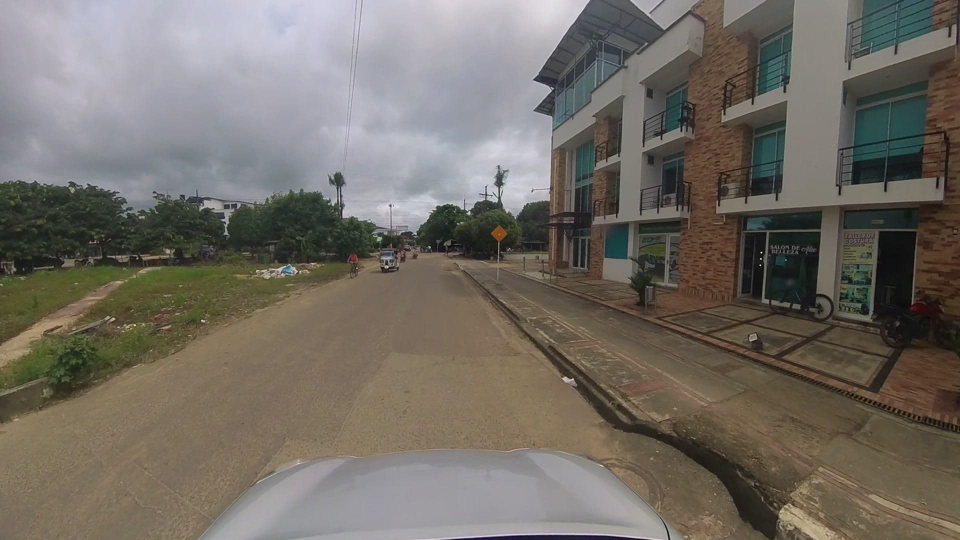 Street view near Hotel el Potrillo, Puerto López — © juanmelo (CC BY-SA · Mapillary)