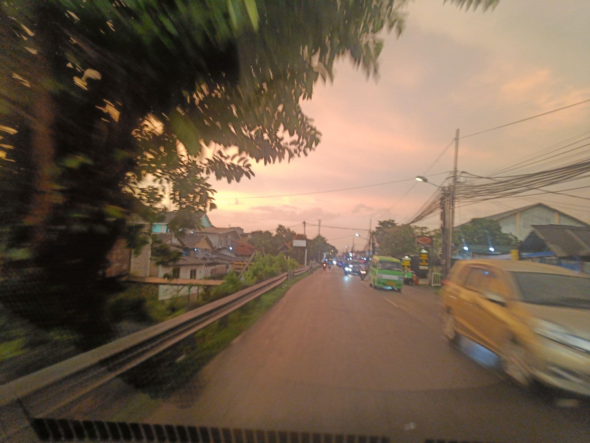 Street view near Lido Lakes Resort & Conference, Bogor — © hen0ch (CC BY-SA · Mapillary)