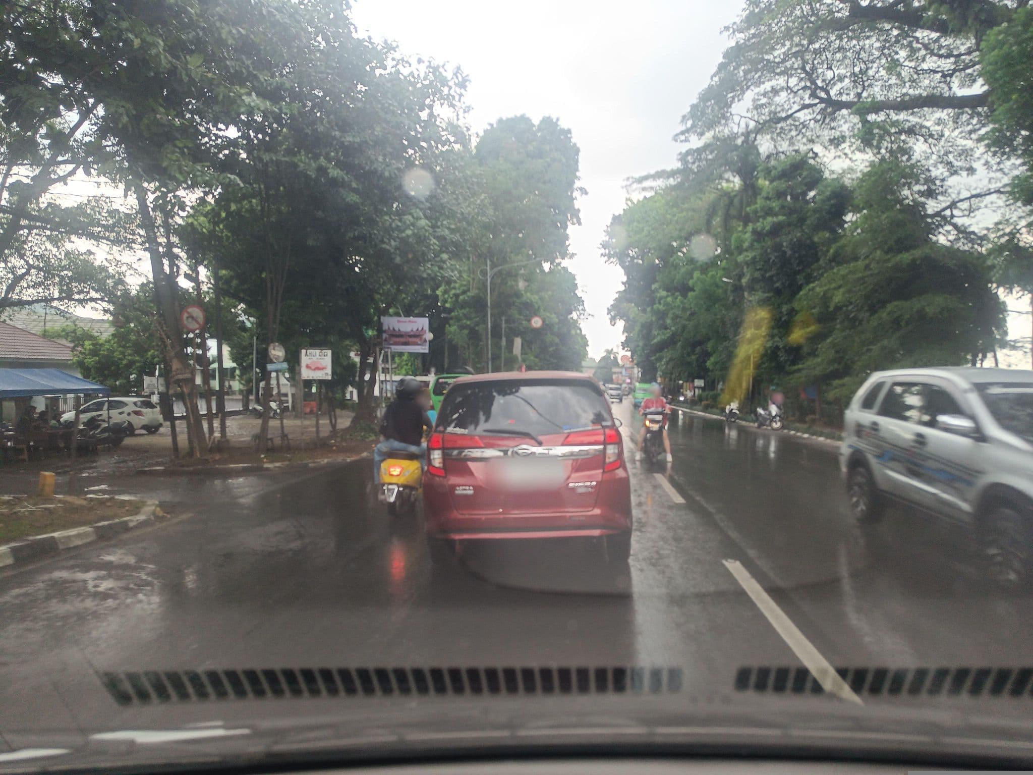 Street view near Hotel Bandara Balikpapan, Bogor — © hen0ch (CC BY-SA · Mapillary)