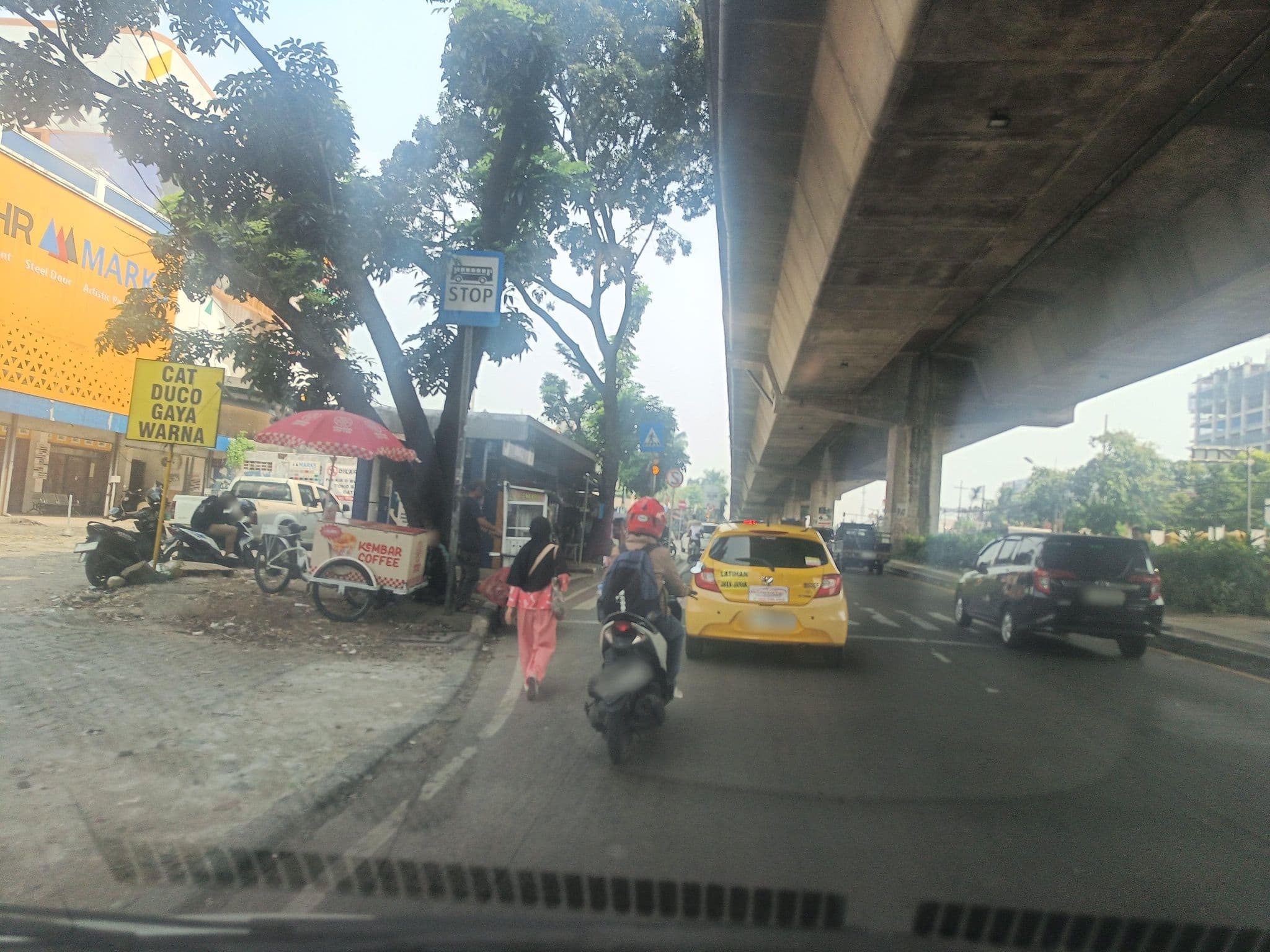 Street view near Lotus Meeting Room @ Papyrus Tropical Hotel, Bogor — © hen0ch (CC BY-SA · Mapillary)