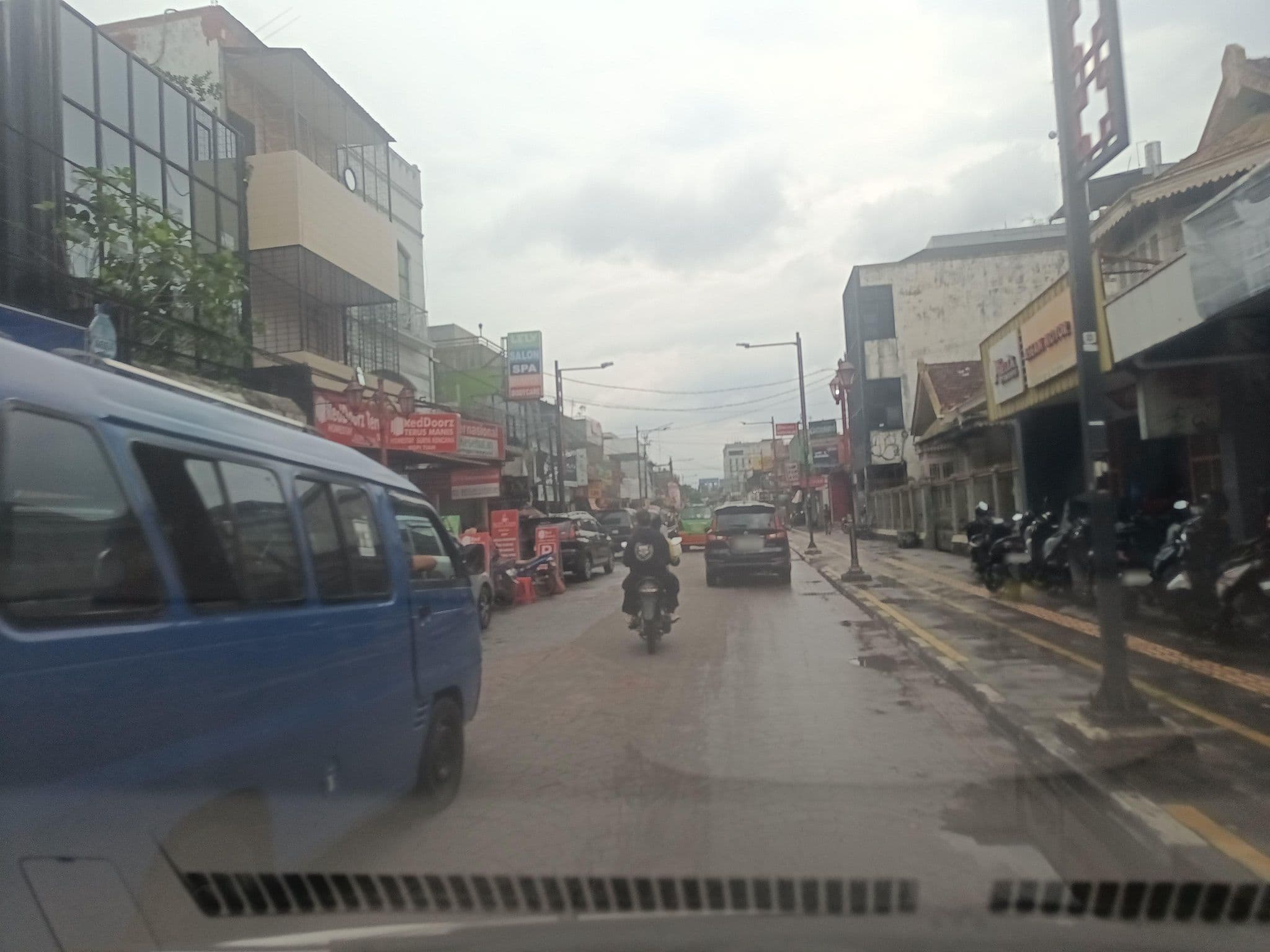 Street view near BELVA huis, Bogor — © hen0ch (CC BY-SA · Mapillary)