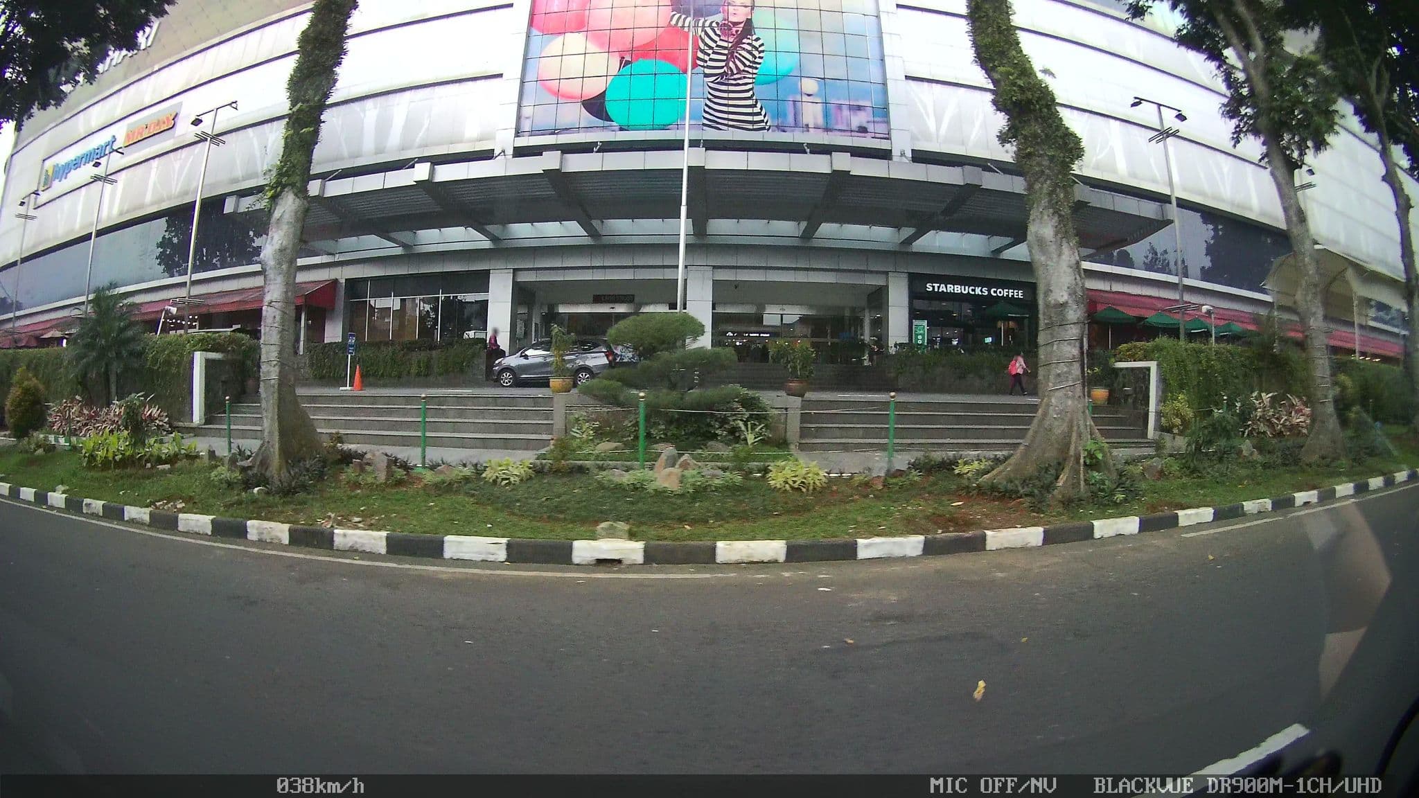 Street view near Hotel Sahid, Bogor — © kaart_2 (CC BY-SA · Mapillary)