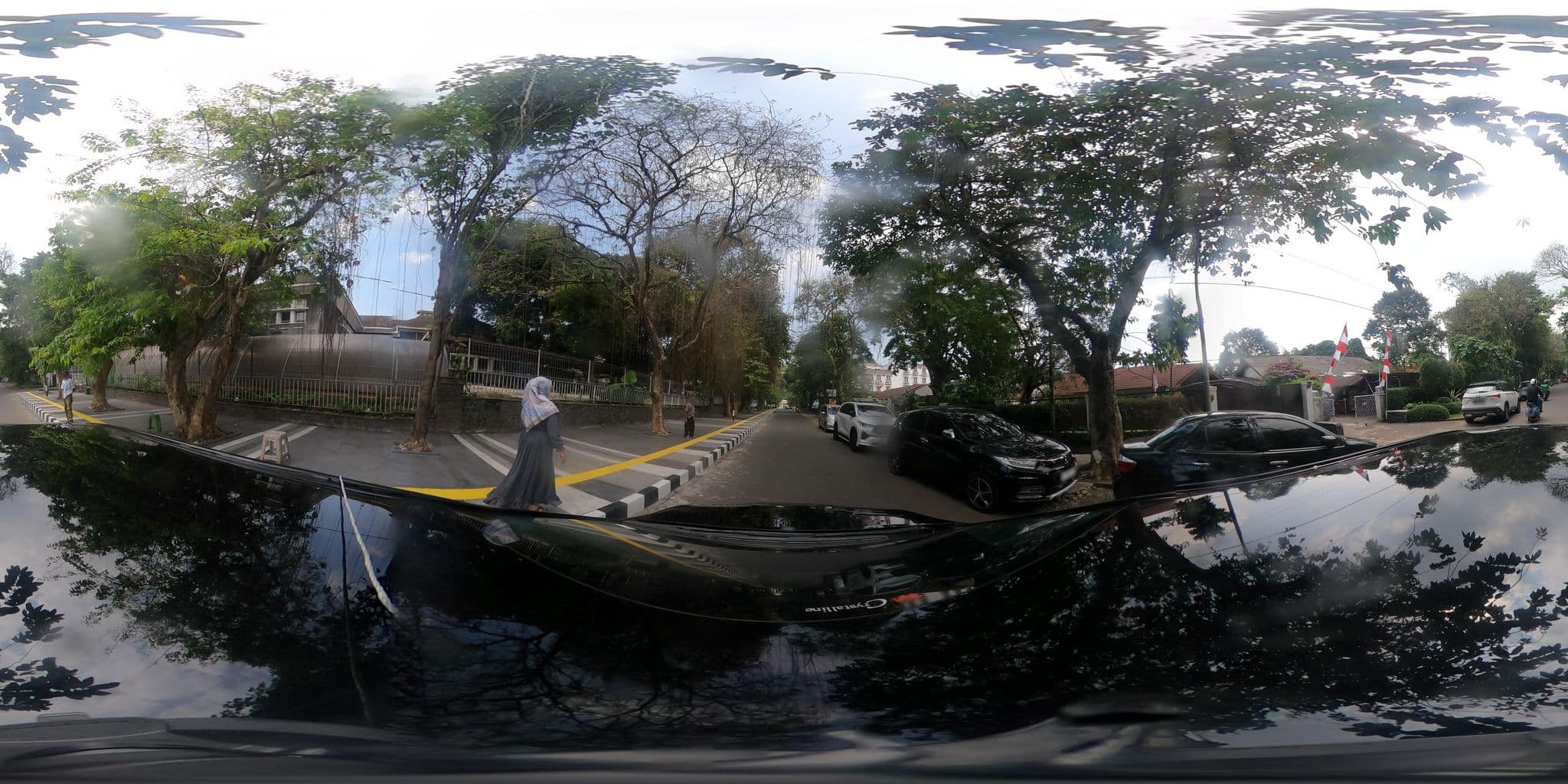 Street view near Red Cross Hotel, Bogor — © rgtm_ryuiki (CC BY-SA · Mapillary)