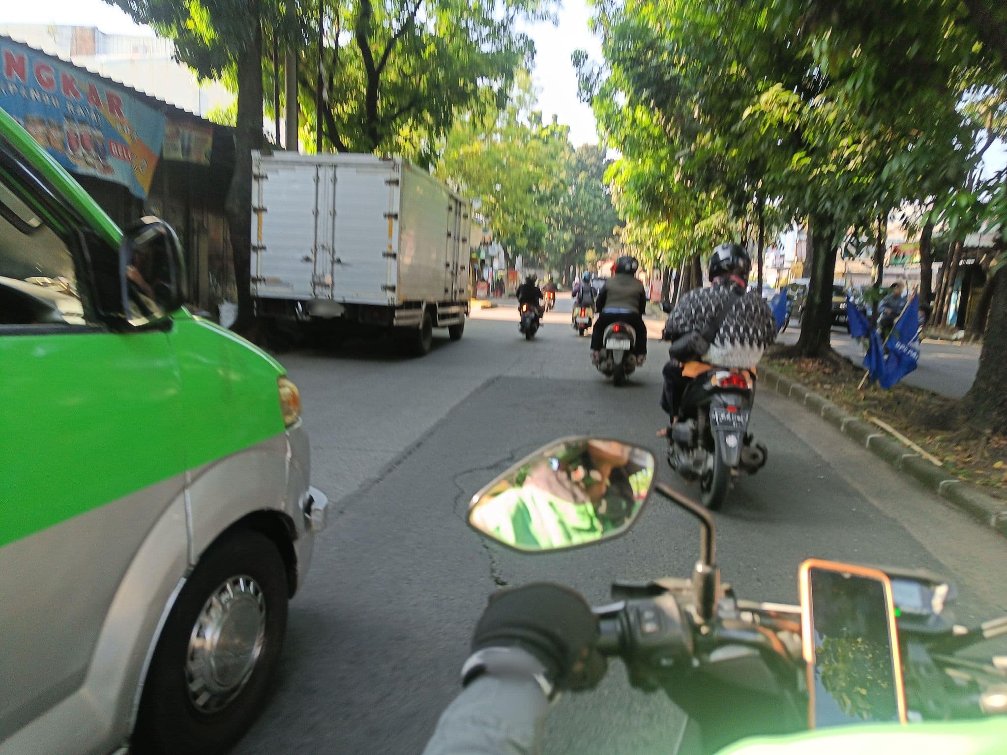 Street view near Hotel Wins, Bogor — © hen0ch (CC BY-SA · Mapillary)