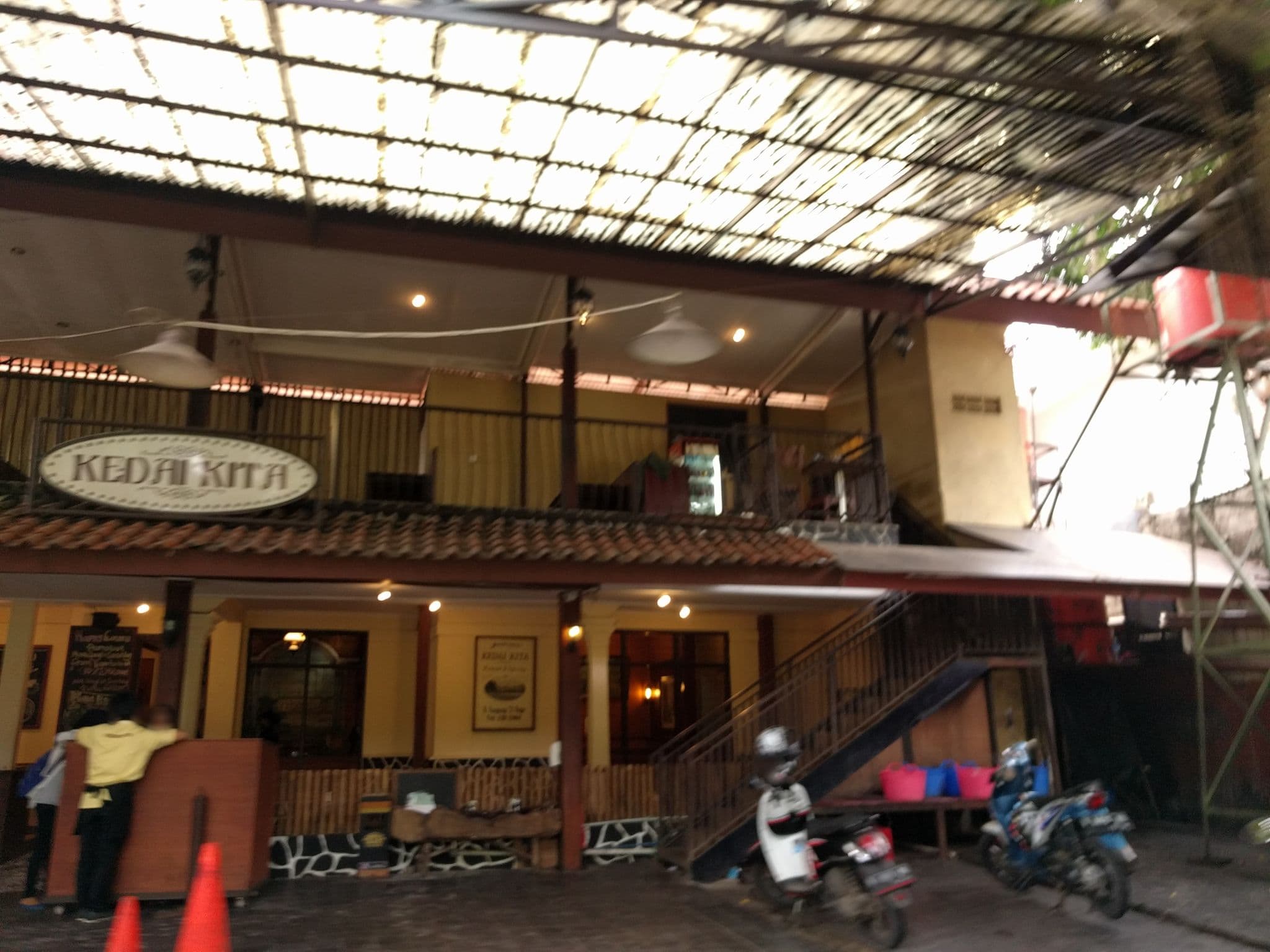 Street view near Sofyan Hotel, Bogor — © tfachrina (CC BY-SA · Mapillary)