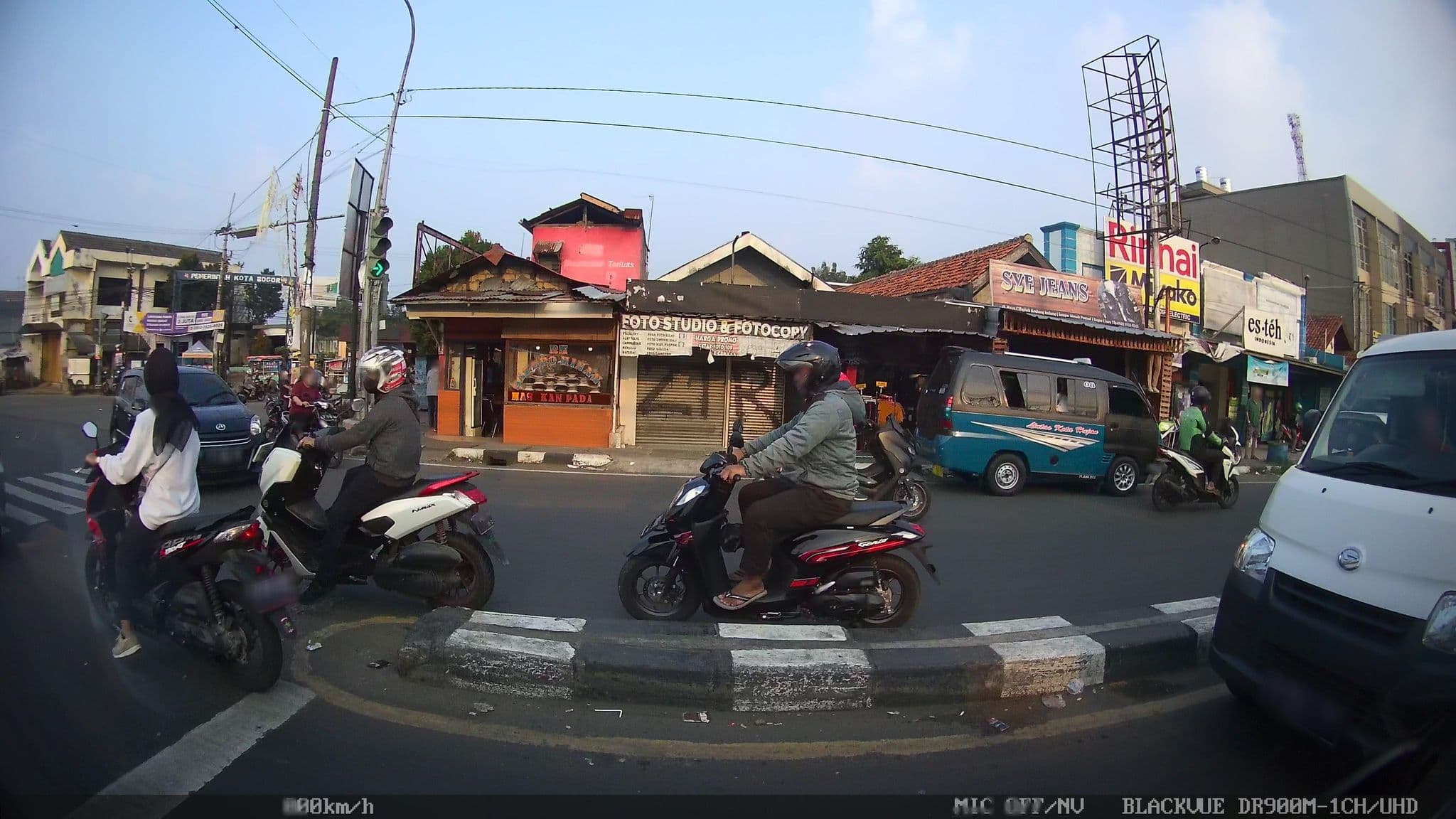 Street view near Horison, Bogor — © kaart_2 (CC BY-SA · Mapillary)