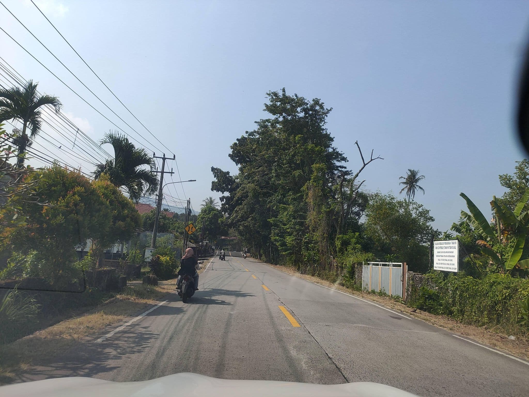 Street view near Villa Palem Asri, Carita Beach, Labuan — © Kaart_Local (CC BY-SA · Mapillary)