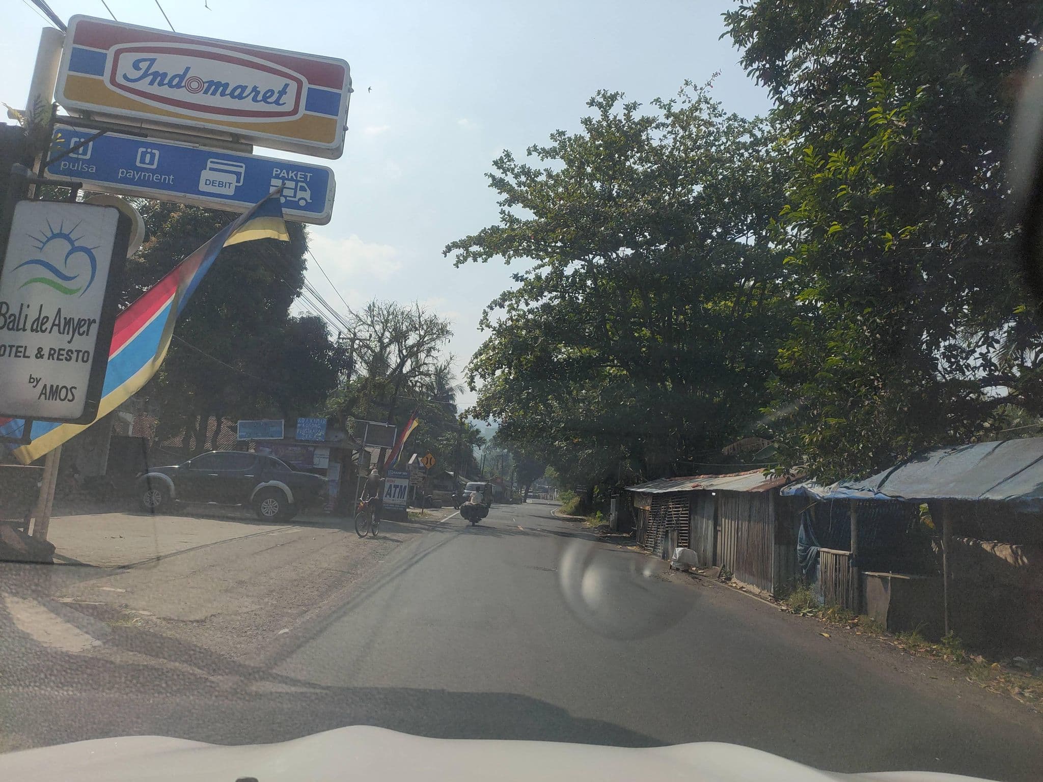 Street view near Bali de Anyer Beach Hotel, Labuan — © Kaart_Local (CC BY-SA · Mapillary)