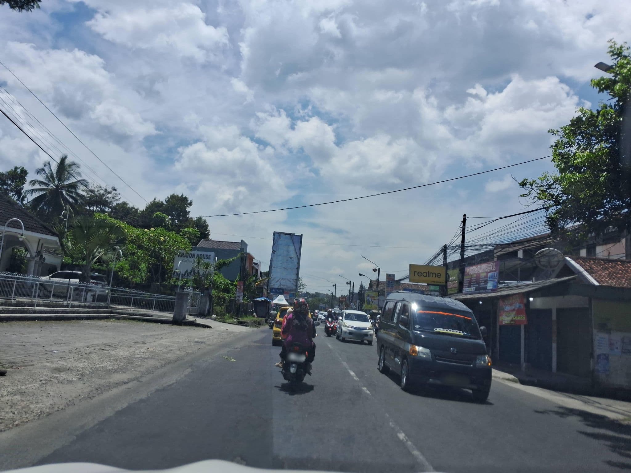 Street view near hotel pandeglang raya, Pandeglang — © Kaart_Local (CC BY-SA · Mapillary)